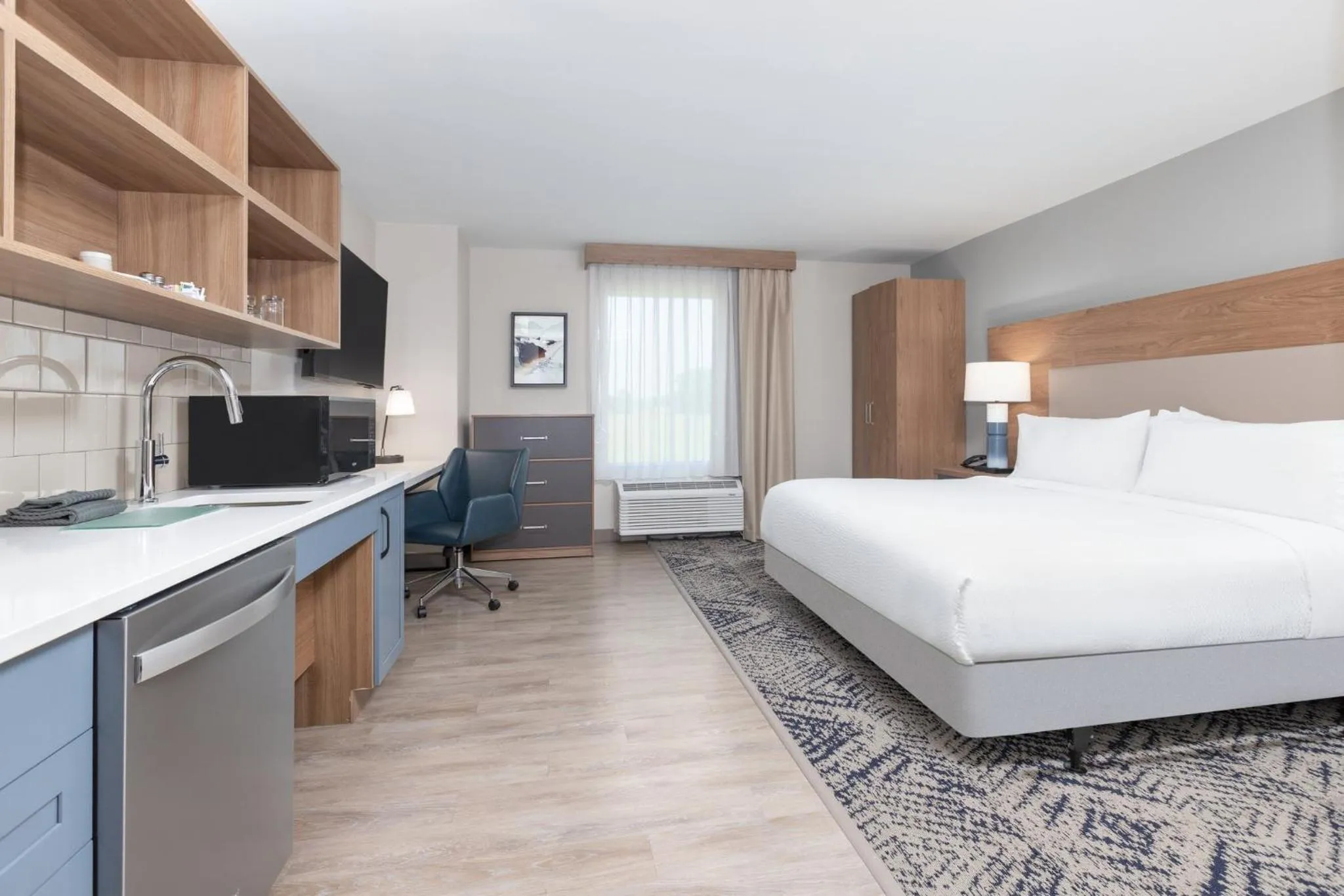 Photo of the whole room, Bed in Candlewood Suites Navasota by IHG