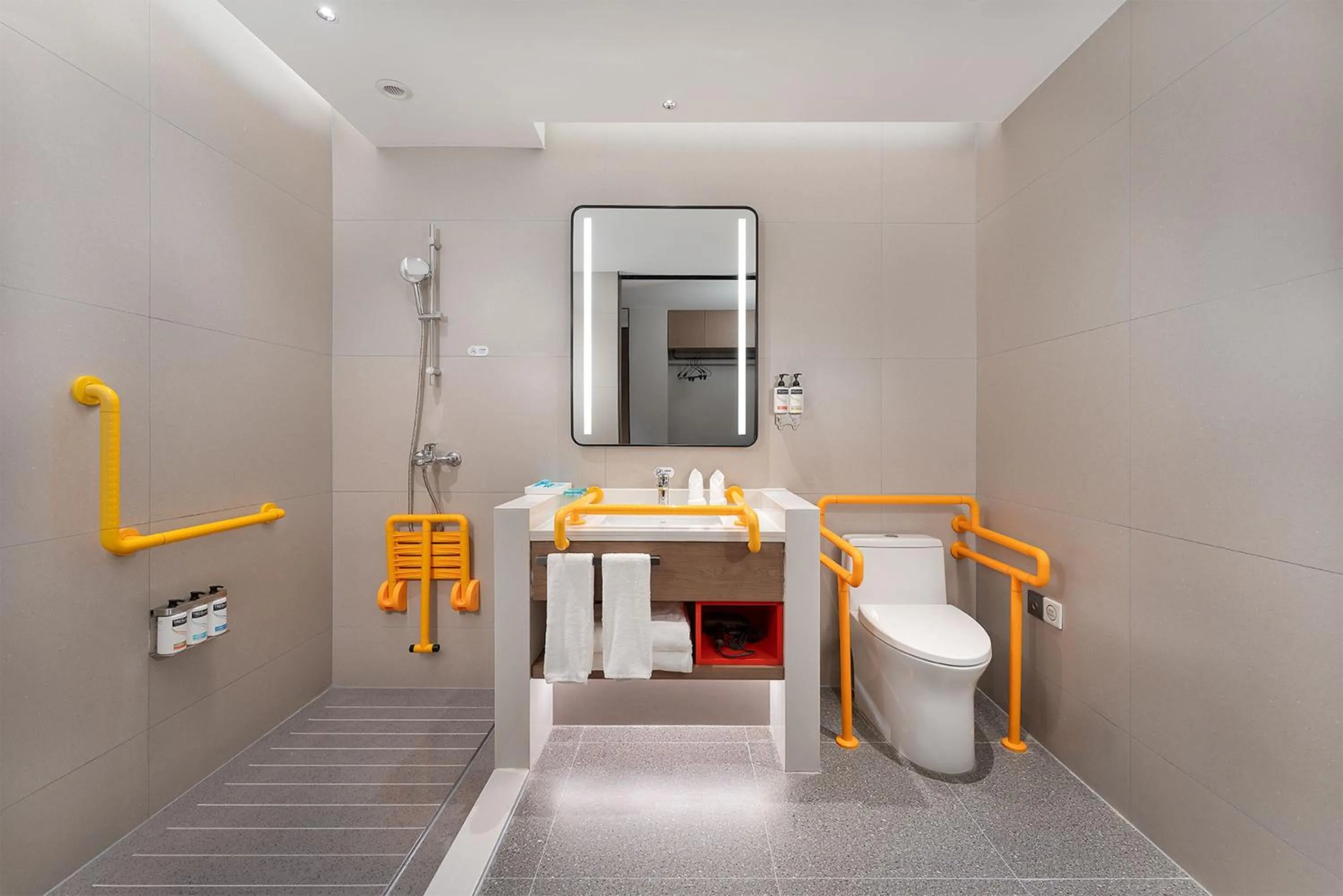 Bathroom in Holiday Inn Express Kunming Economic Dev Zone by IHG