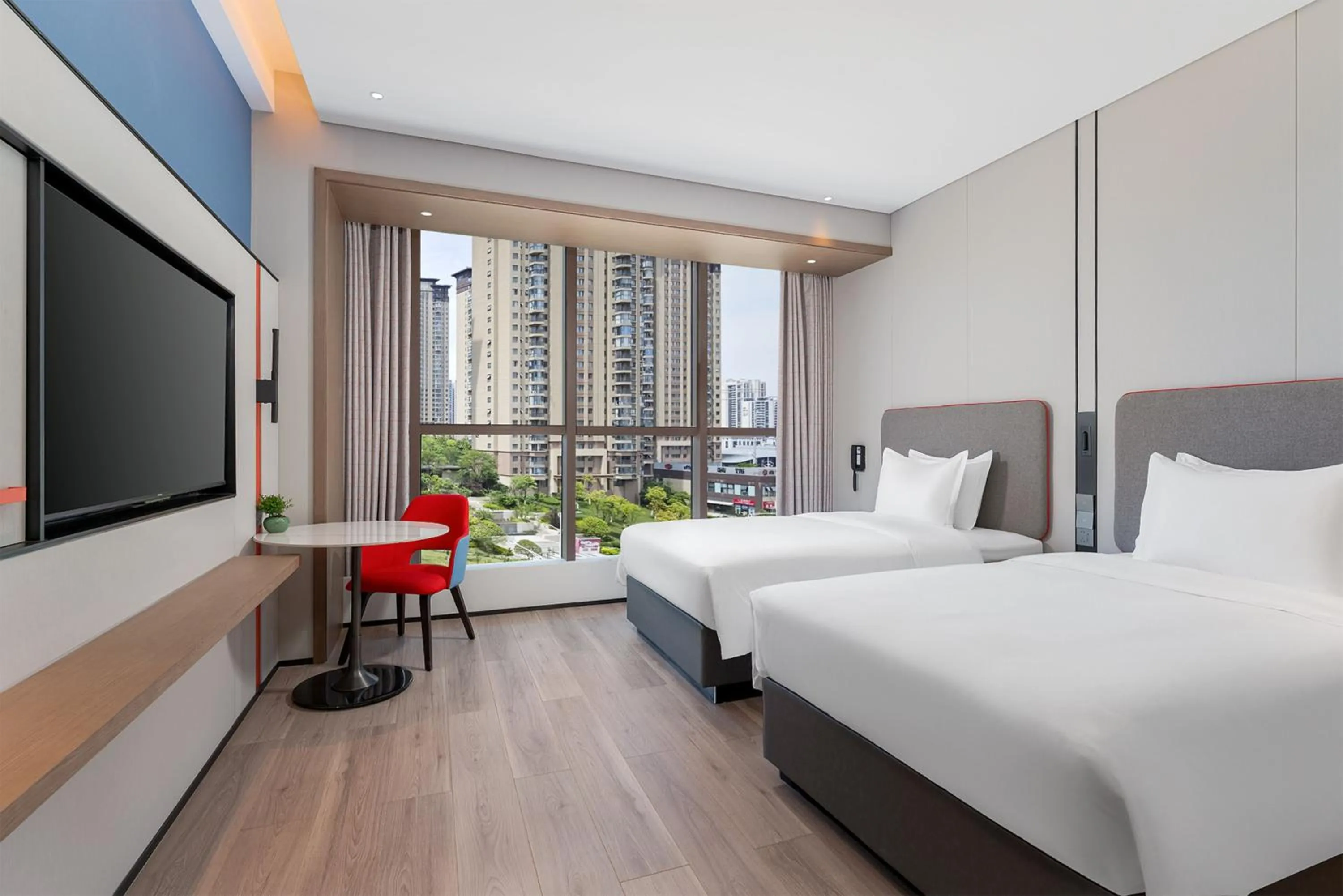 Photo of the whole room, Bed in Holiday Inn Express Kunming Economic Dev Zone by IHG