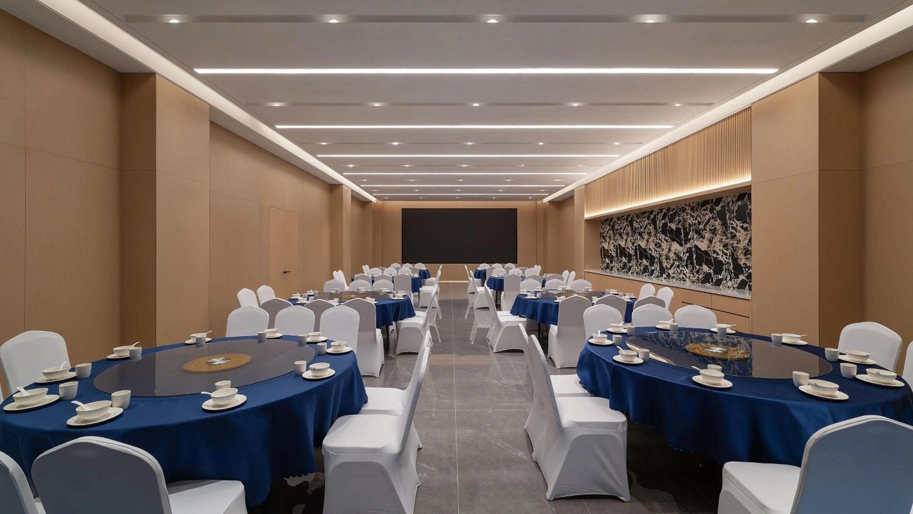 Meeting/conference room in Holiday Inn Express Kunming Economic Dev Zone by IHG