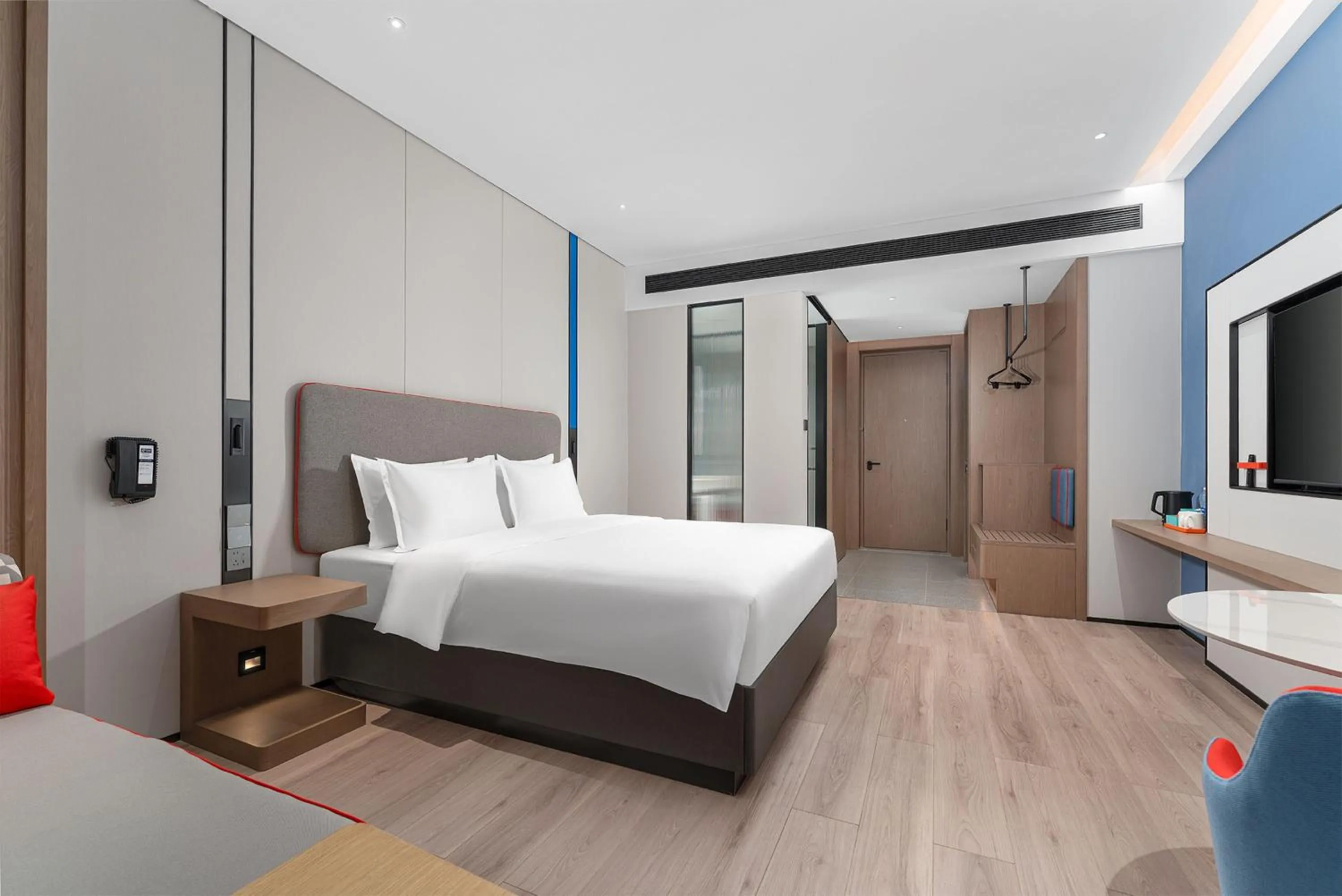 Photo of the whole room, Bed in Holiday Inn Express Kunming Economic Dev Zone by IHG