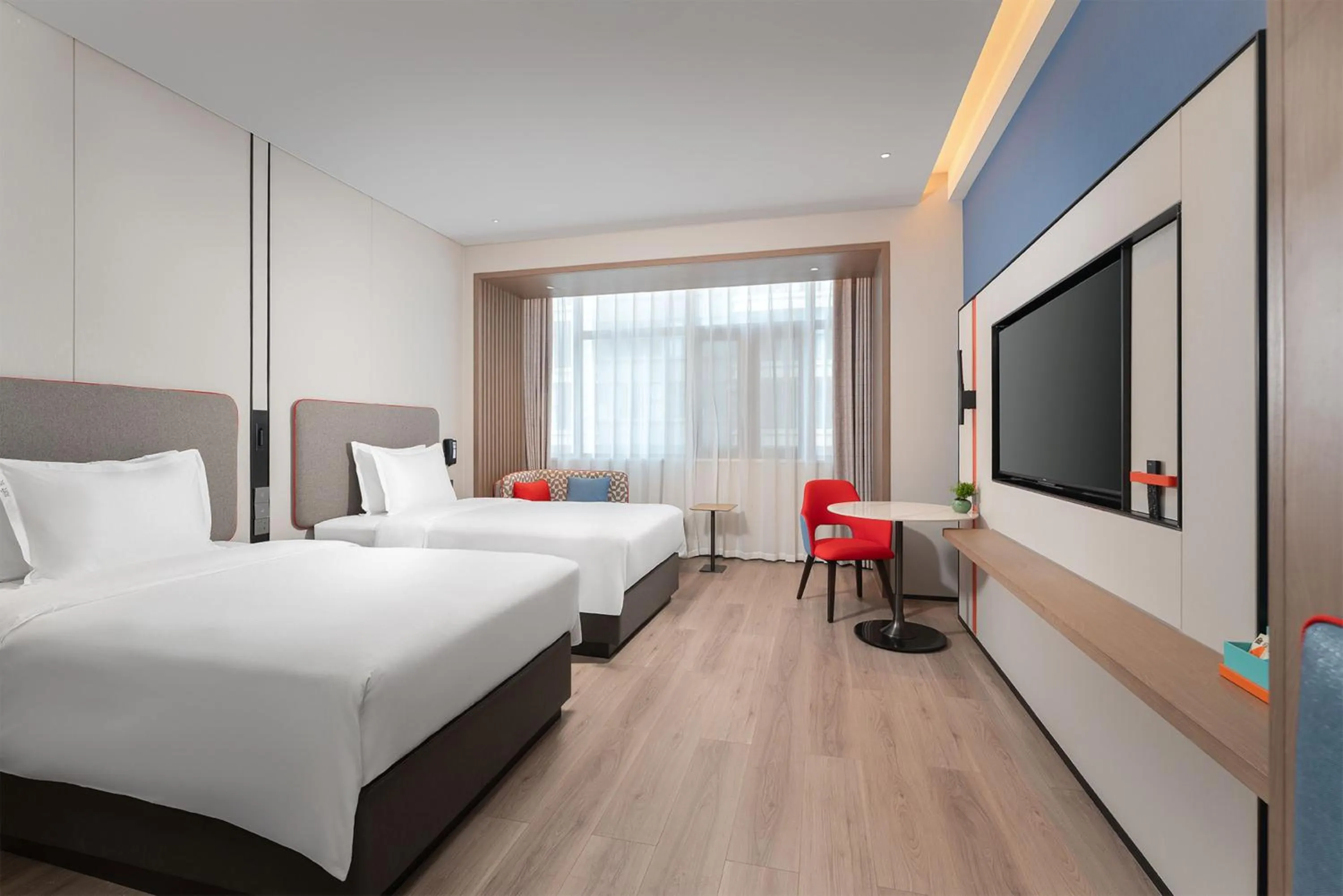 Photo of the whole room, Bed in Holiday Inn Express Kunming Economic Dev Zone by IHG
