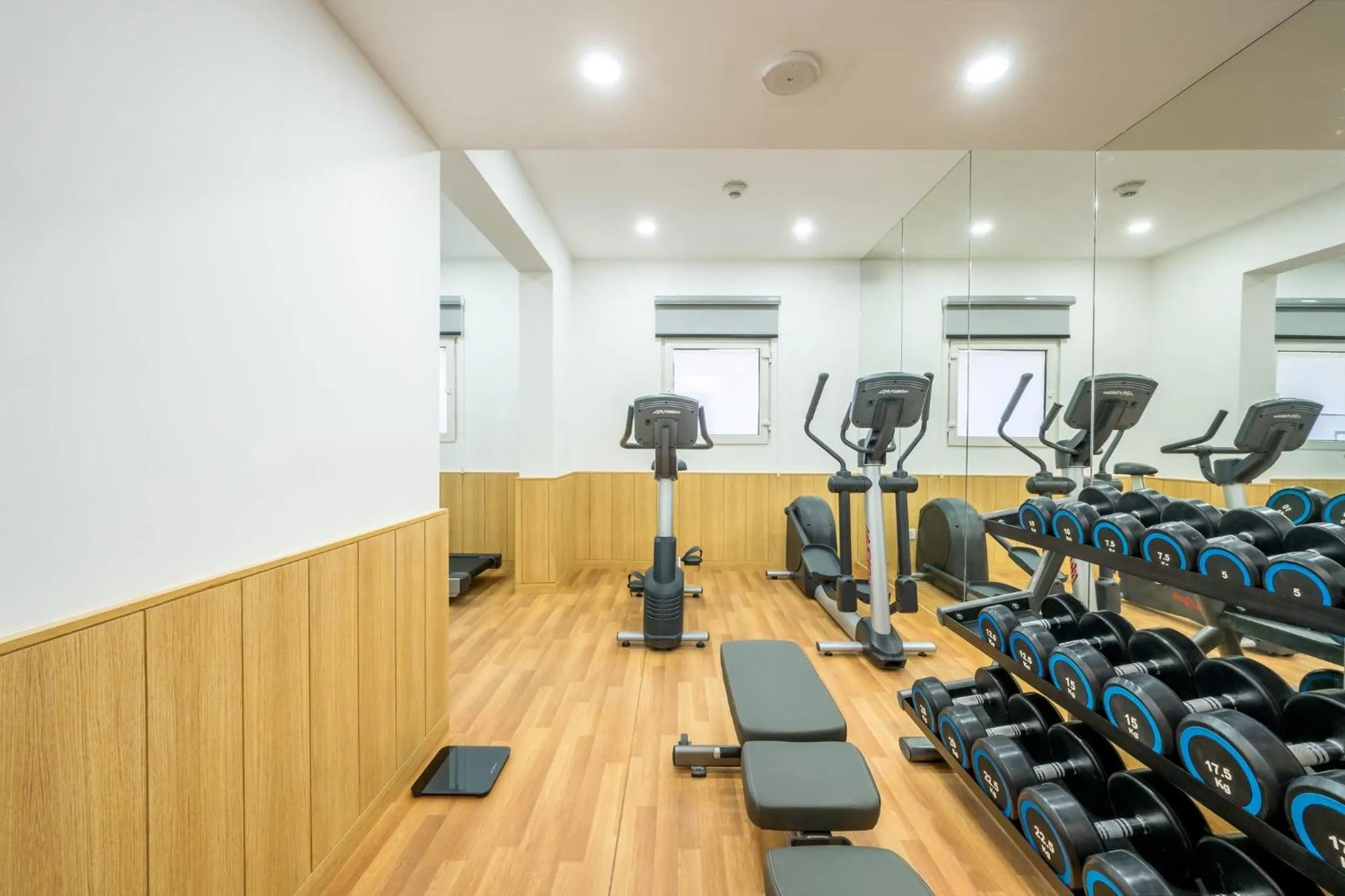 Fitness centre/facilities in Holiday Inn Express Greater Noida Knowledge Park by IHG