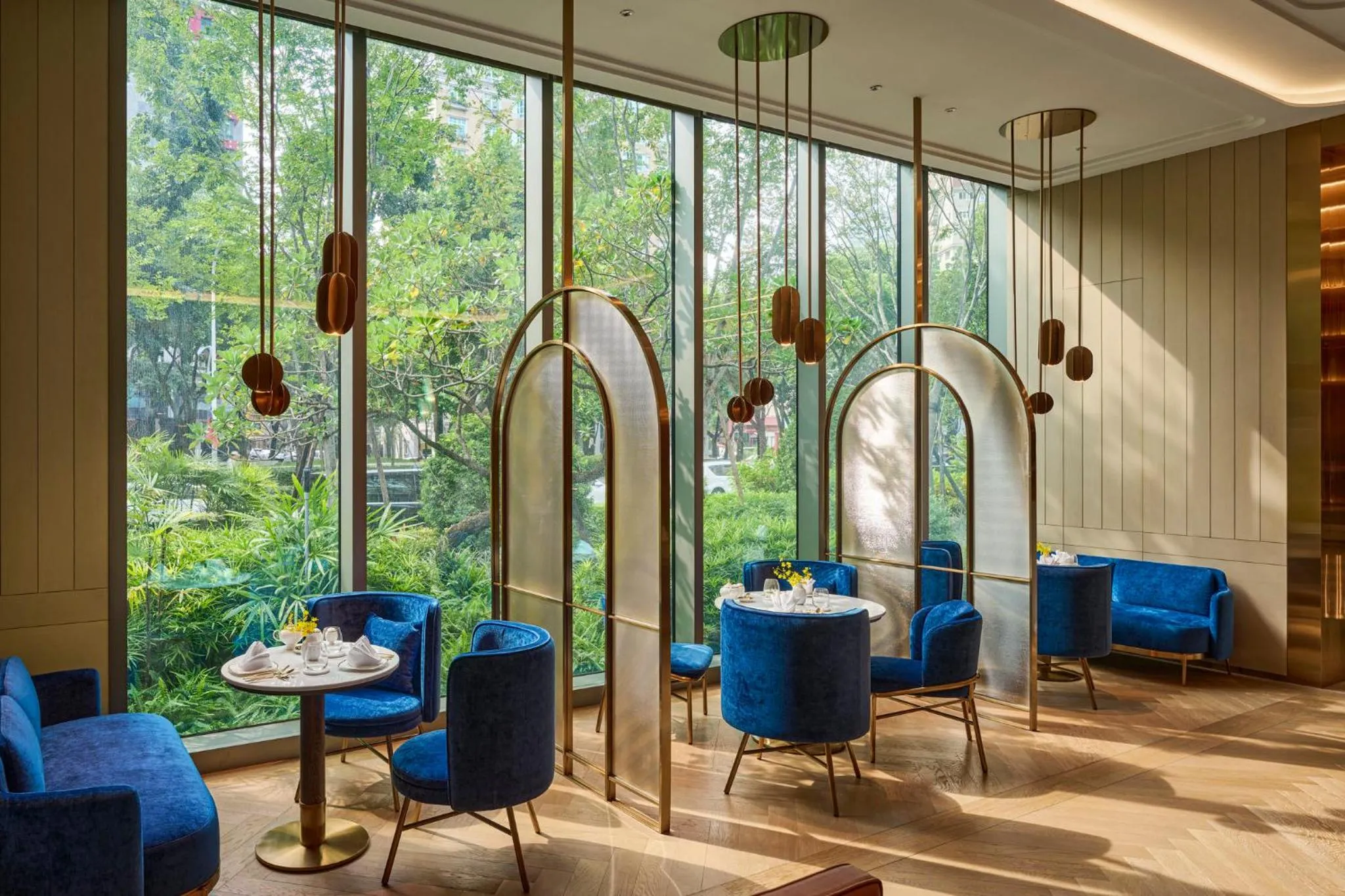 Lounge or bar in InterContinental Taichung by IHG