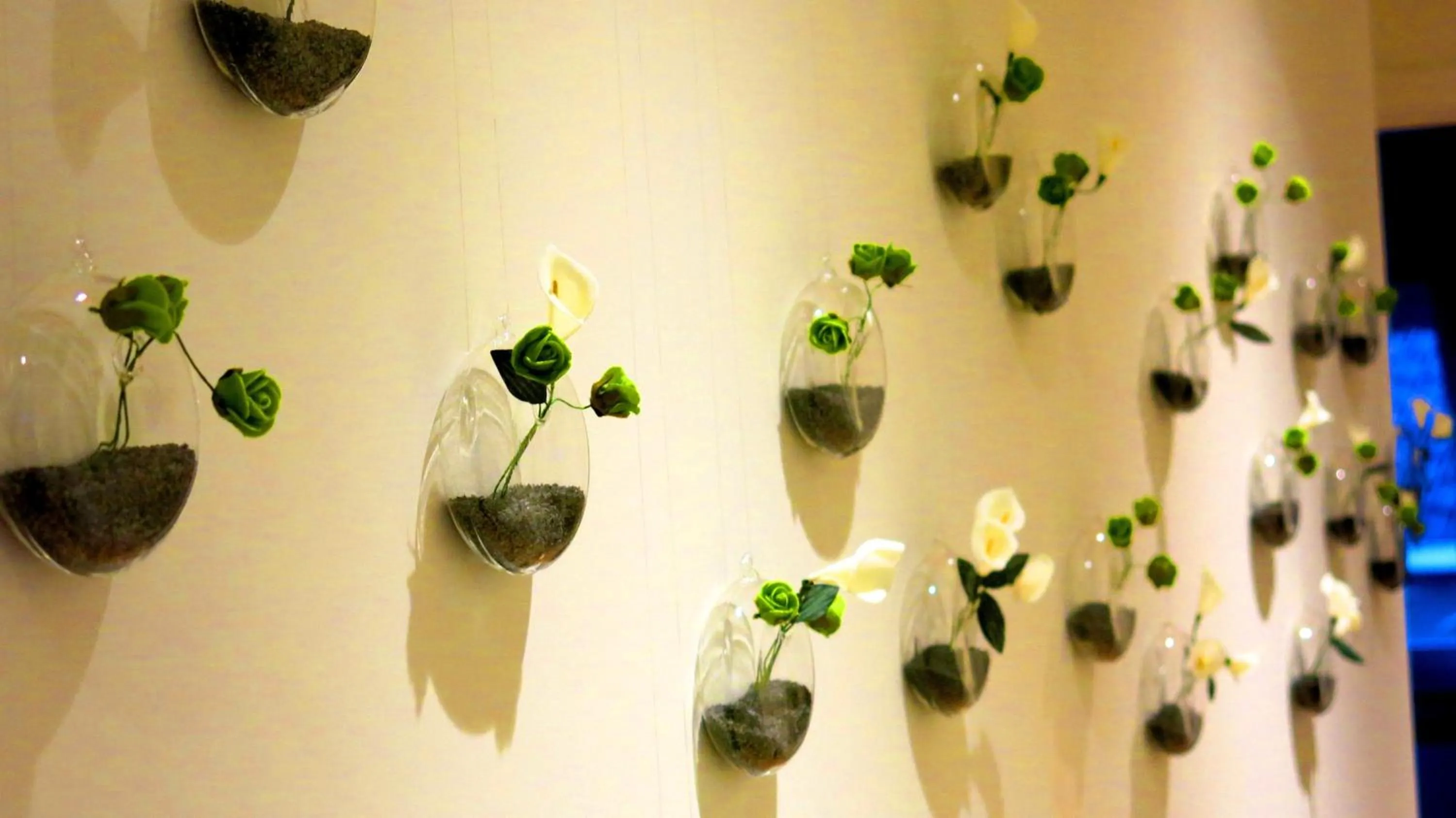 Decorative detail in B&B 7T