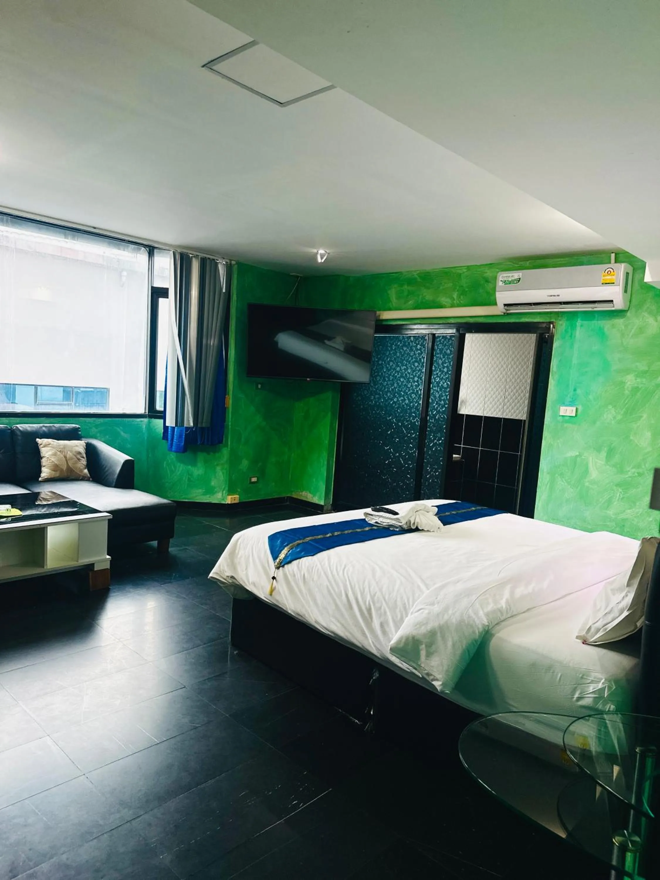 Bed in Koenig Hotel Pattaya