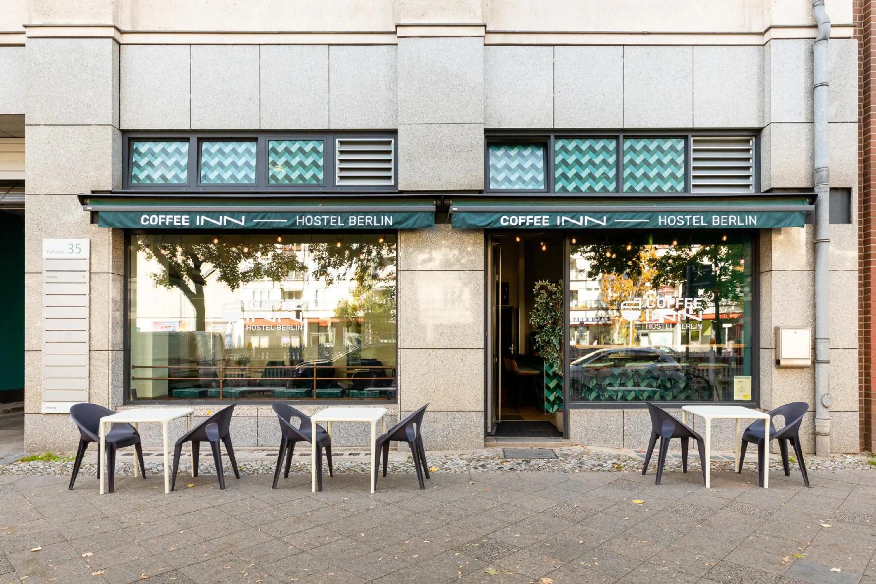 Facade/entrance in Coffee Inn Hostel Berlin
