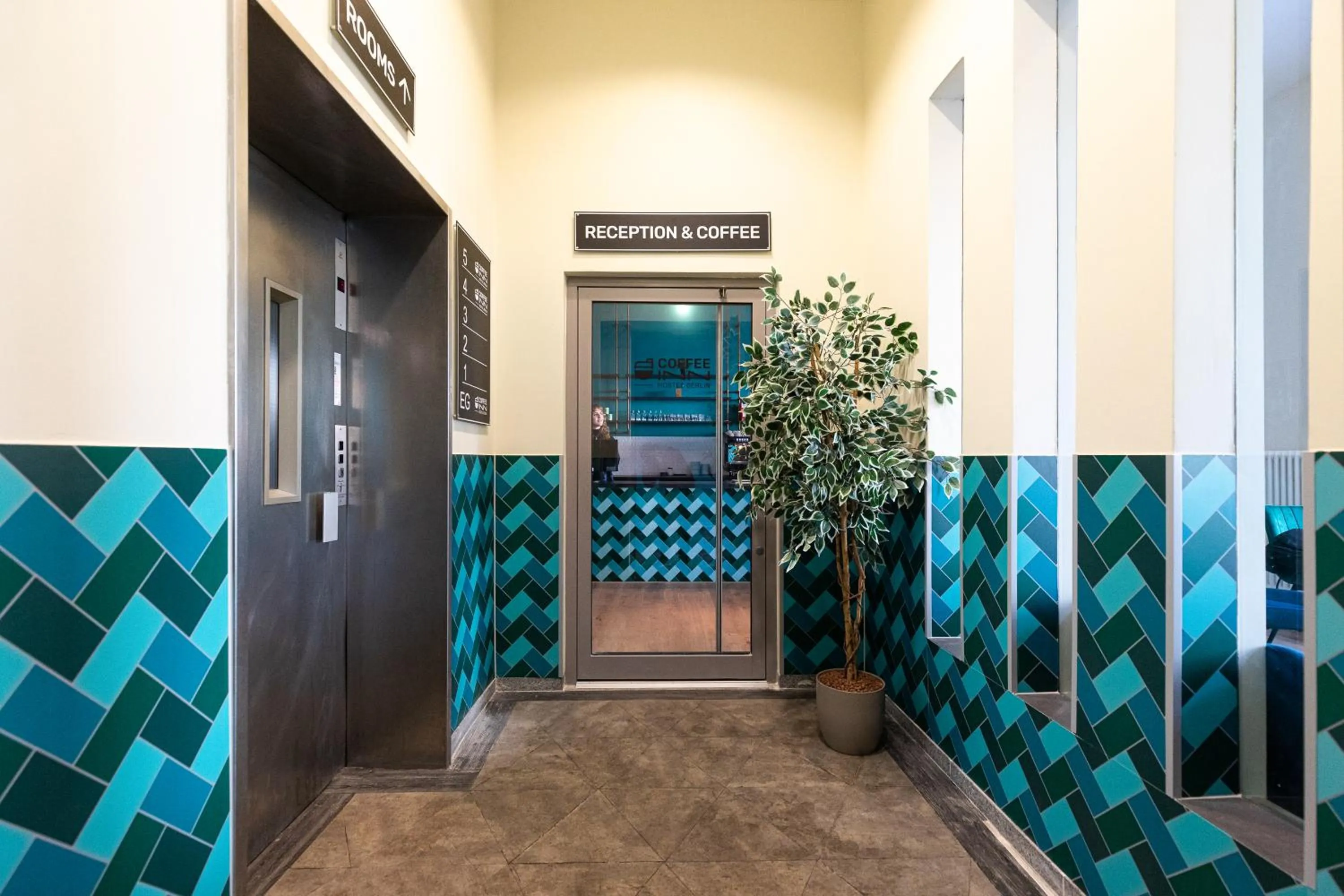 Property building in Coffee Inn Hostel Berlin