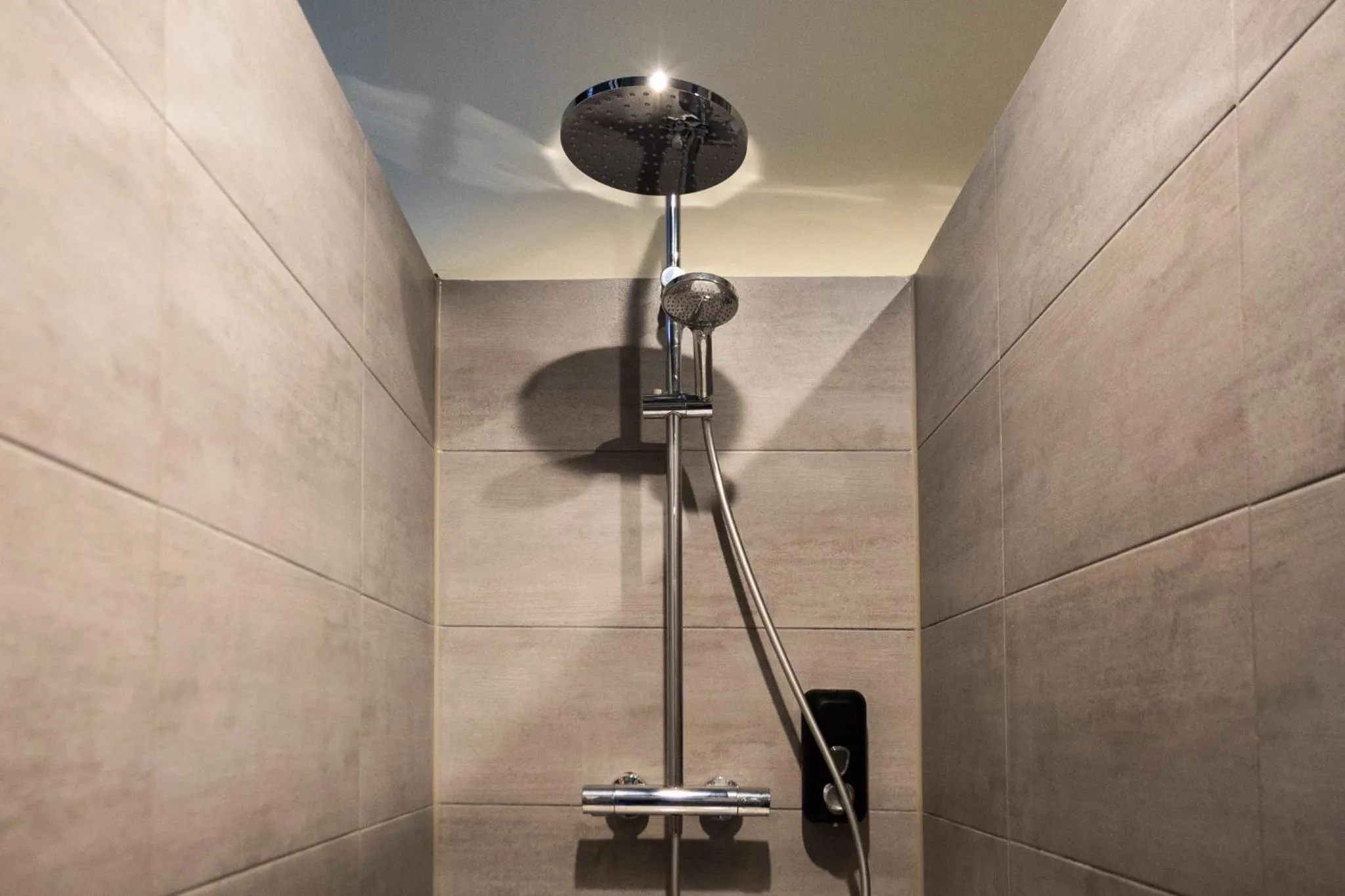 Shower in Coffee Inn Hostel Berlin