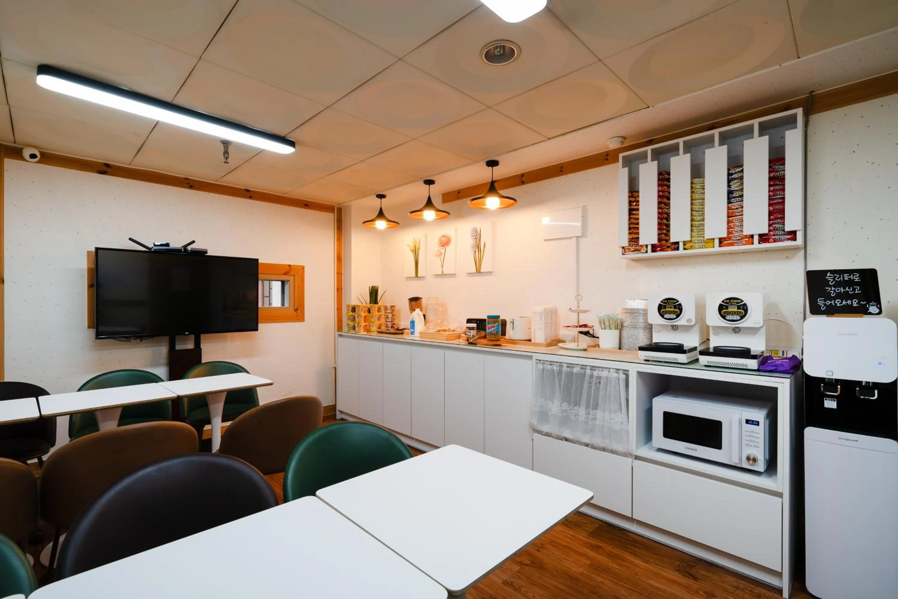 Buffet breakfast in Hotel Laglas Asan