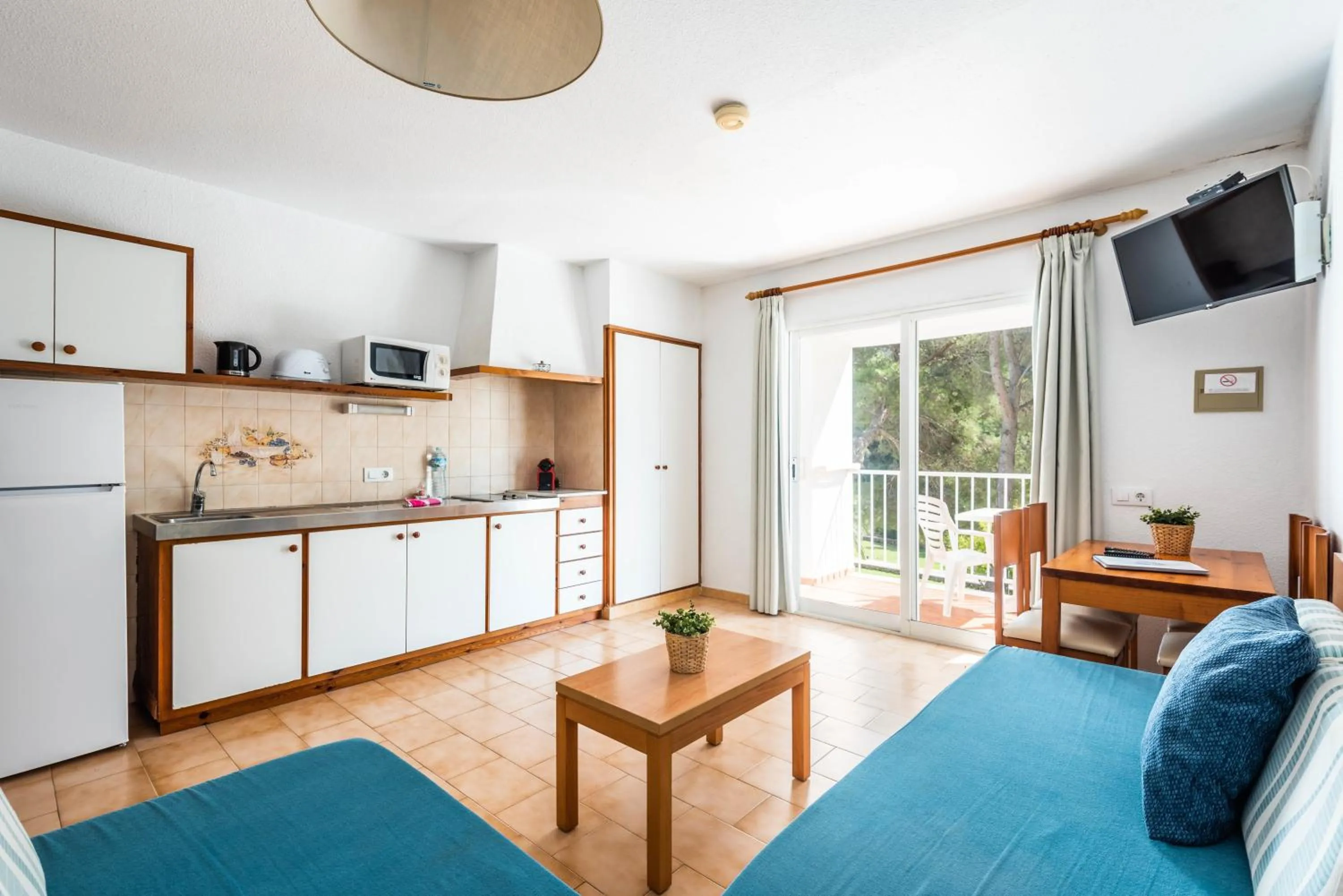 TV and multimedia in Apartamentos alta galdana playa