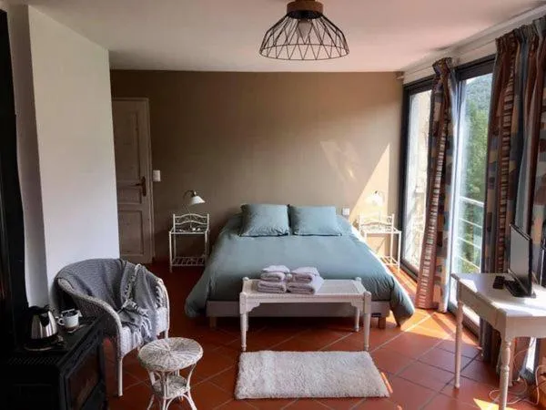 Bed in Chambres d'hôtes Mas La Tardosse