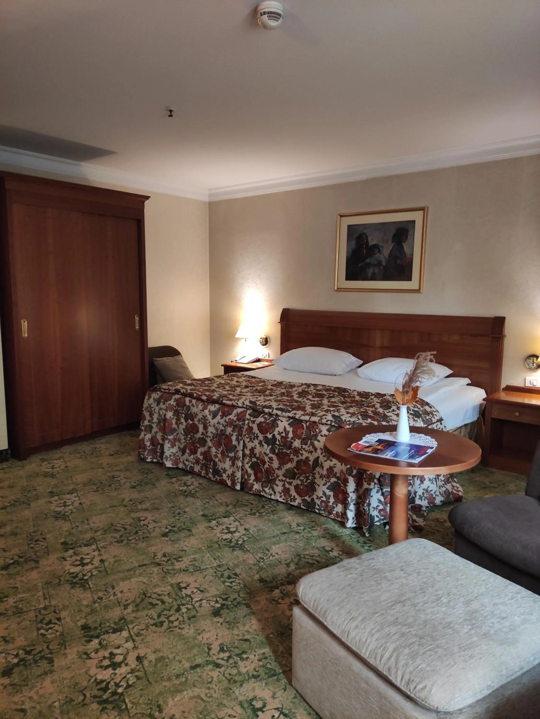 Bed in Hotel Turist - City Center