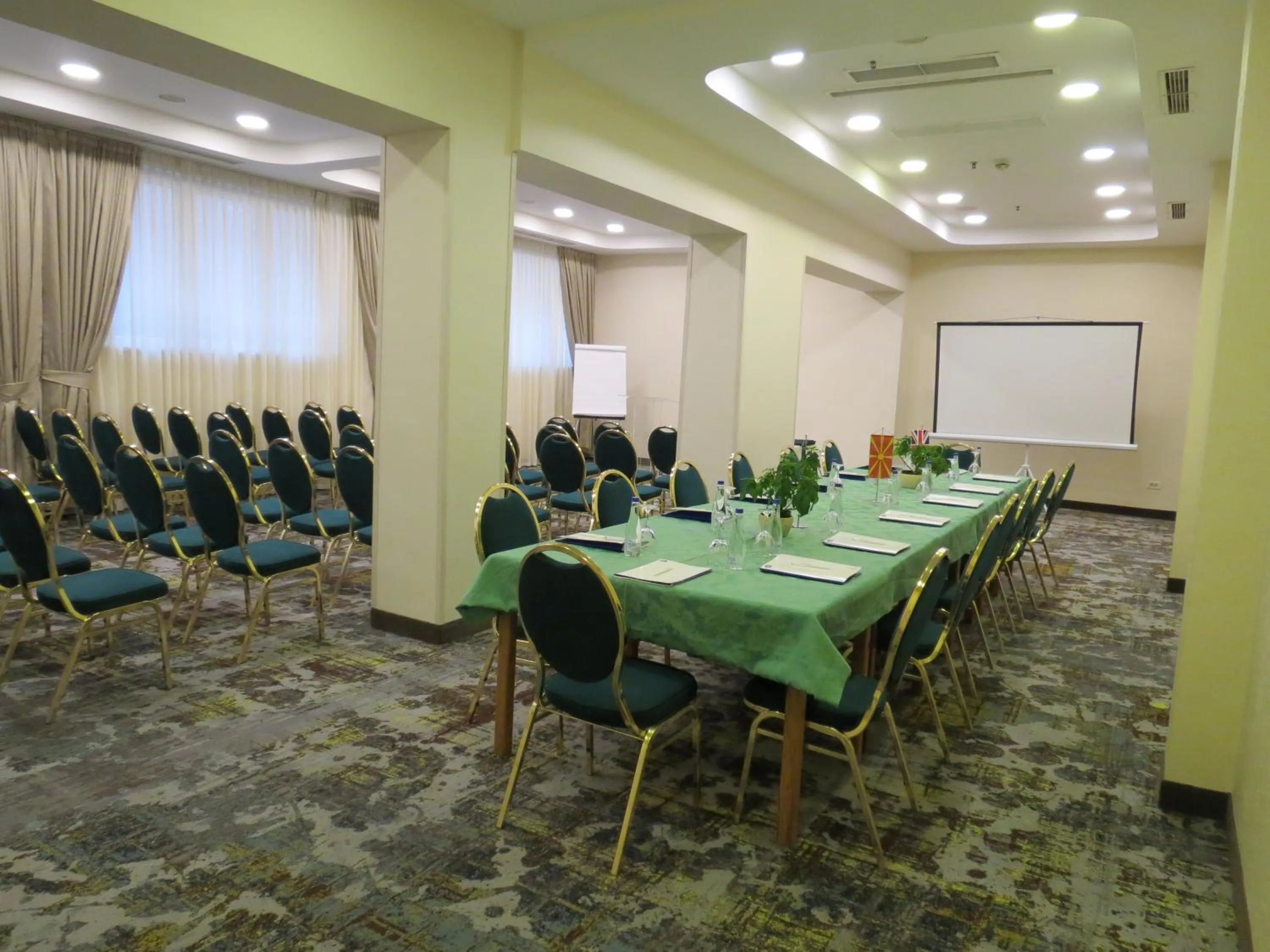 Business facilities in Hotel Turist - City Center
