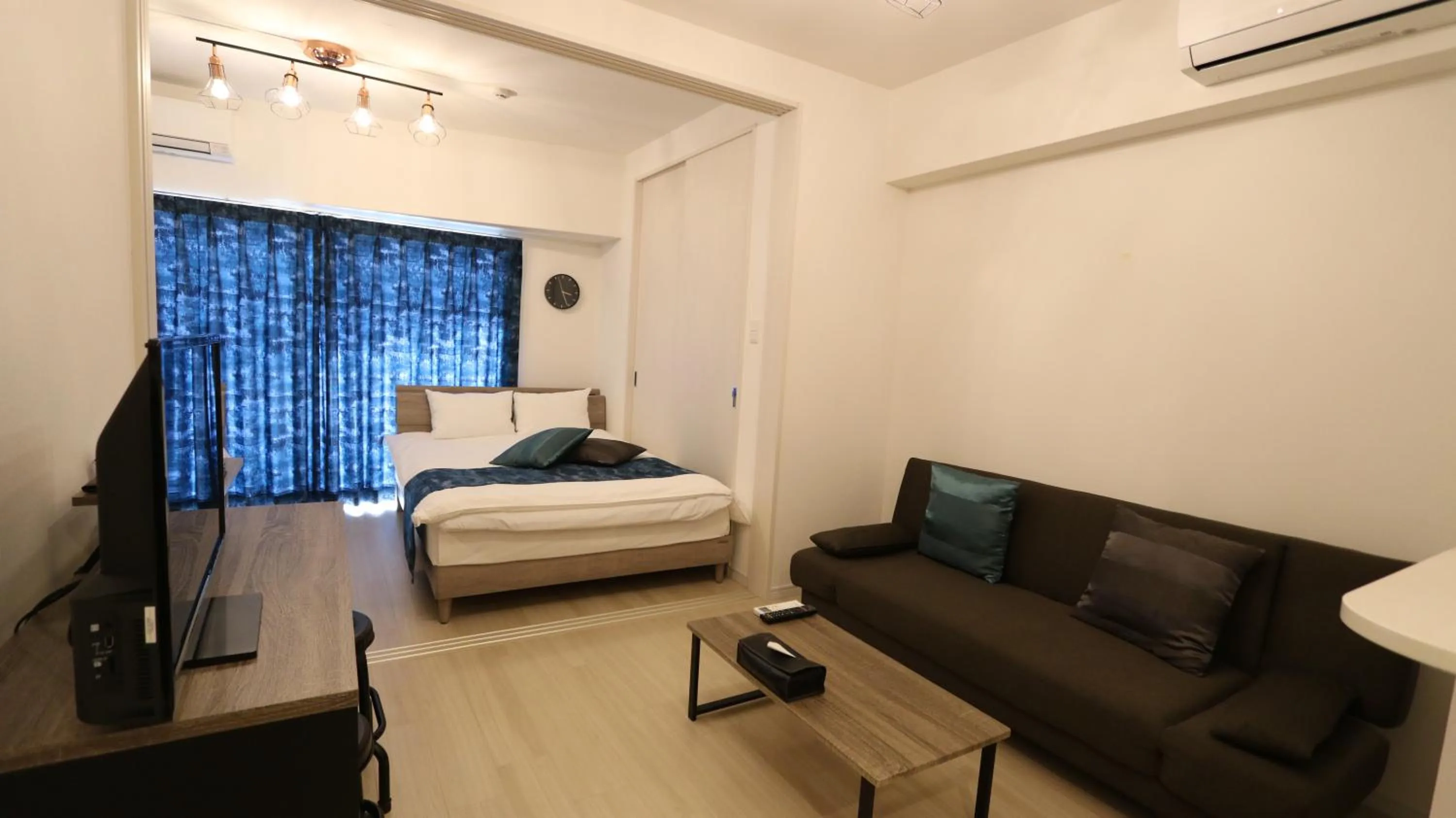 TV and multimedia, Bed in Legatio HAKATA