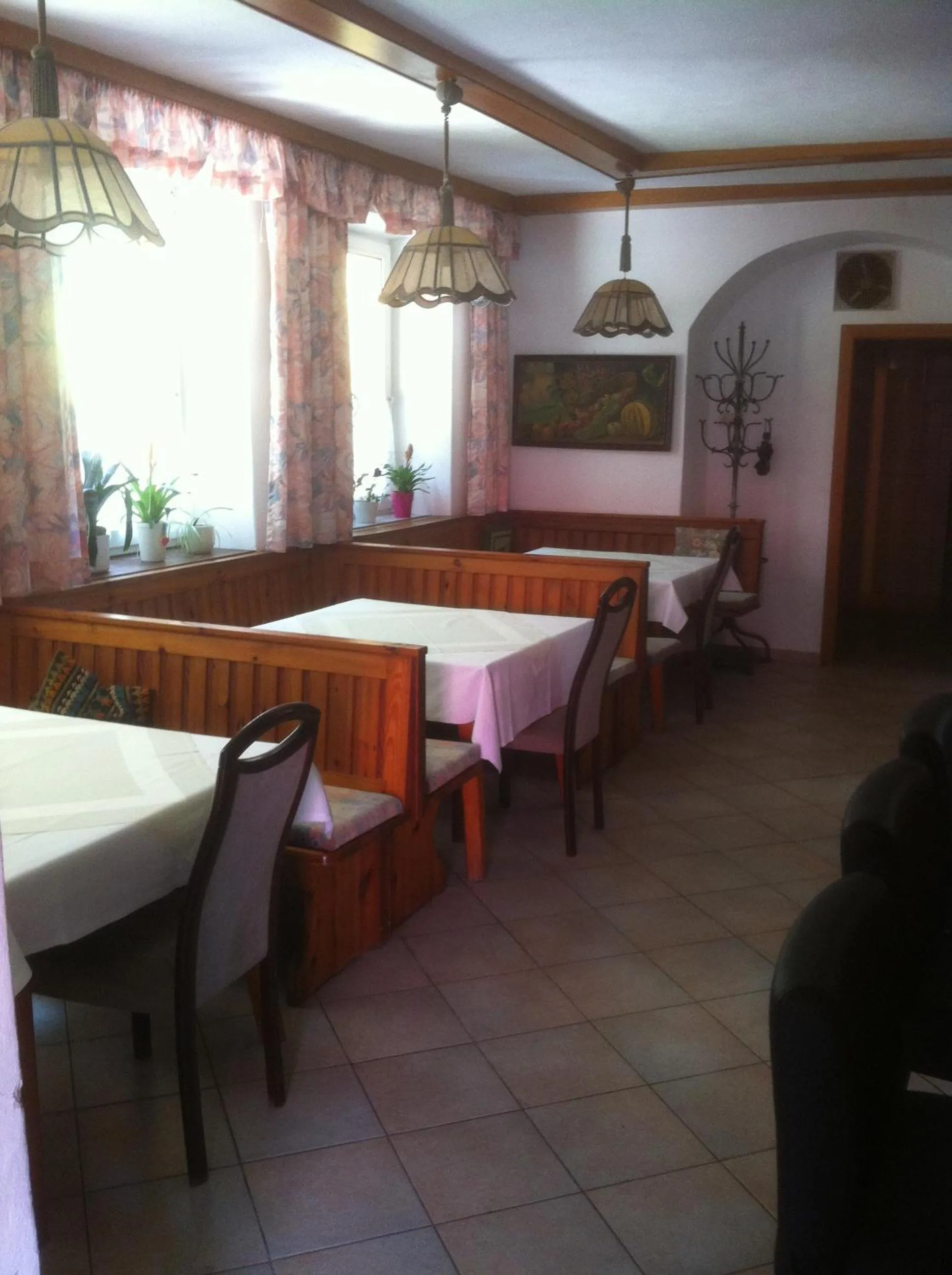 Restaurant/places to eat in Waldhof