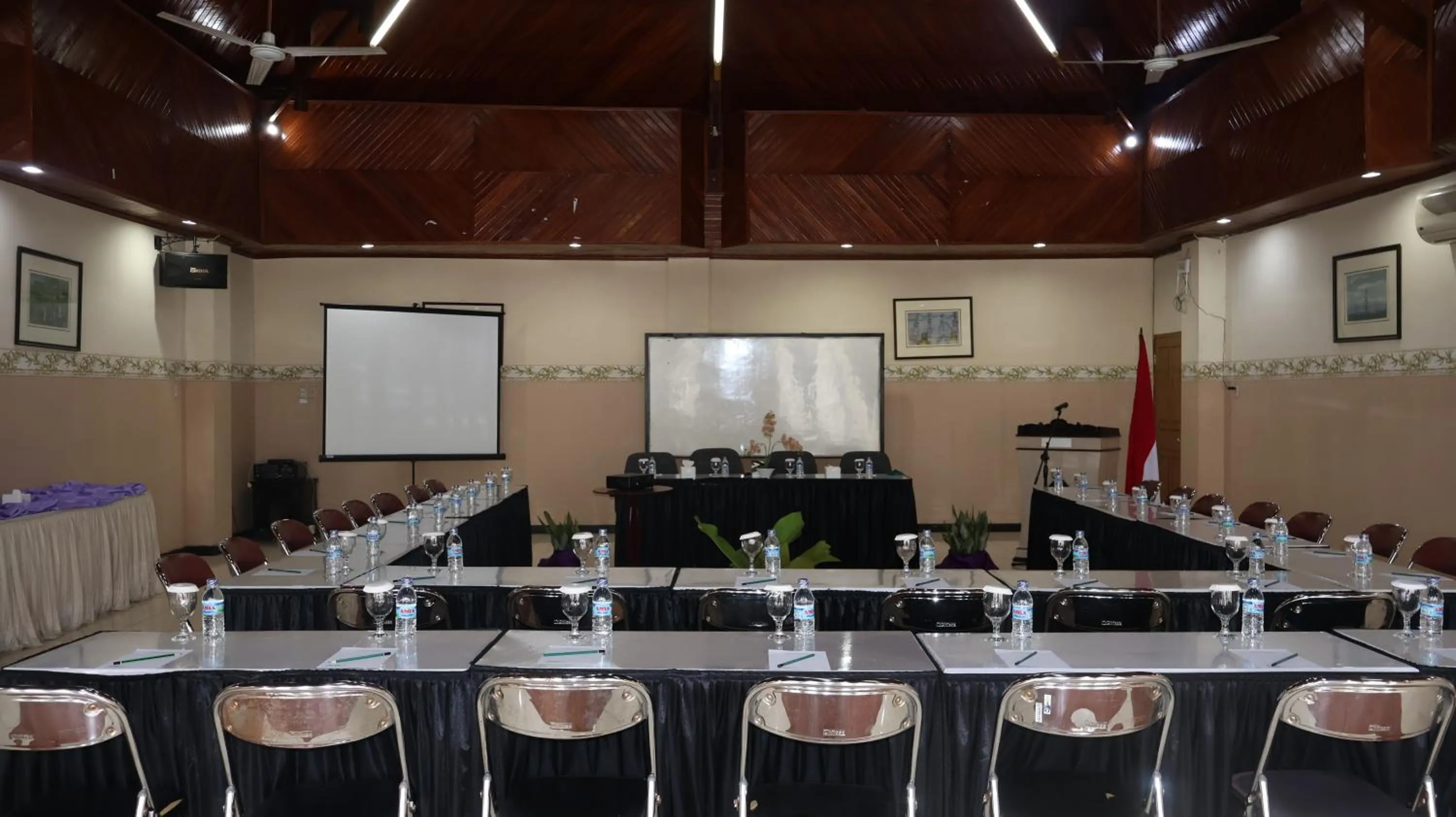 Meeting/conference room in Nikita Hotel