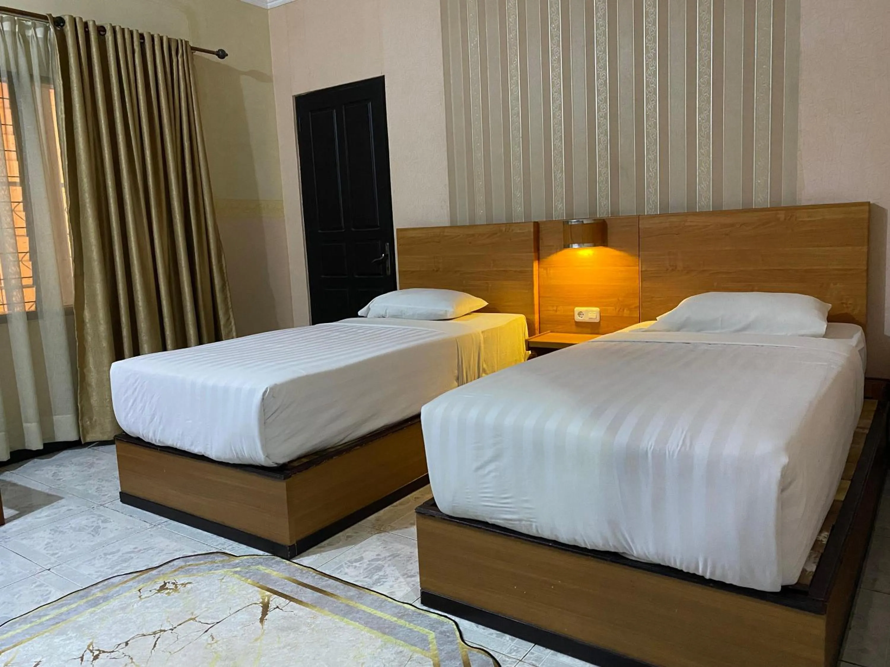 Bedroom, Bed in Nikita Hotel