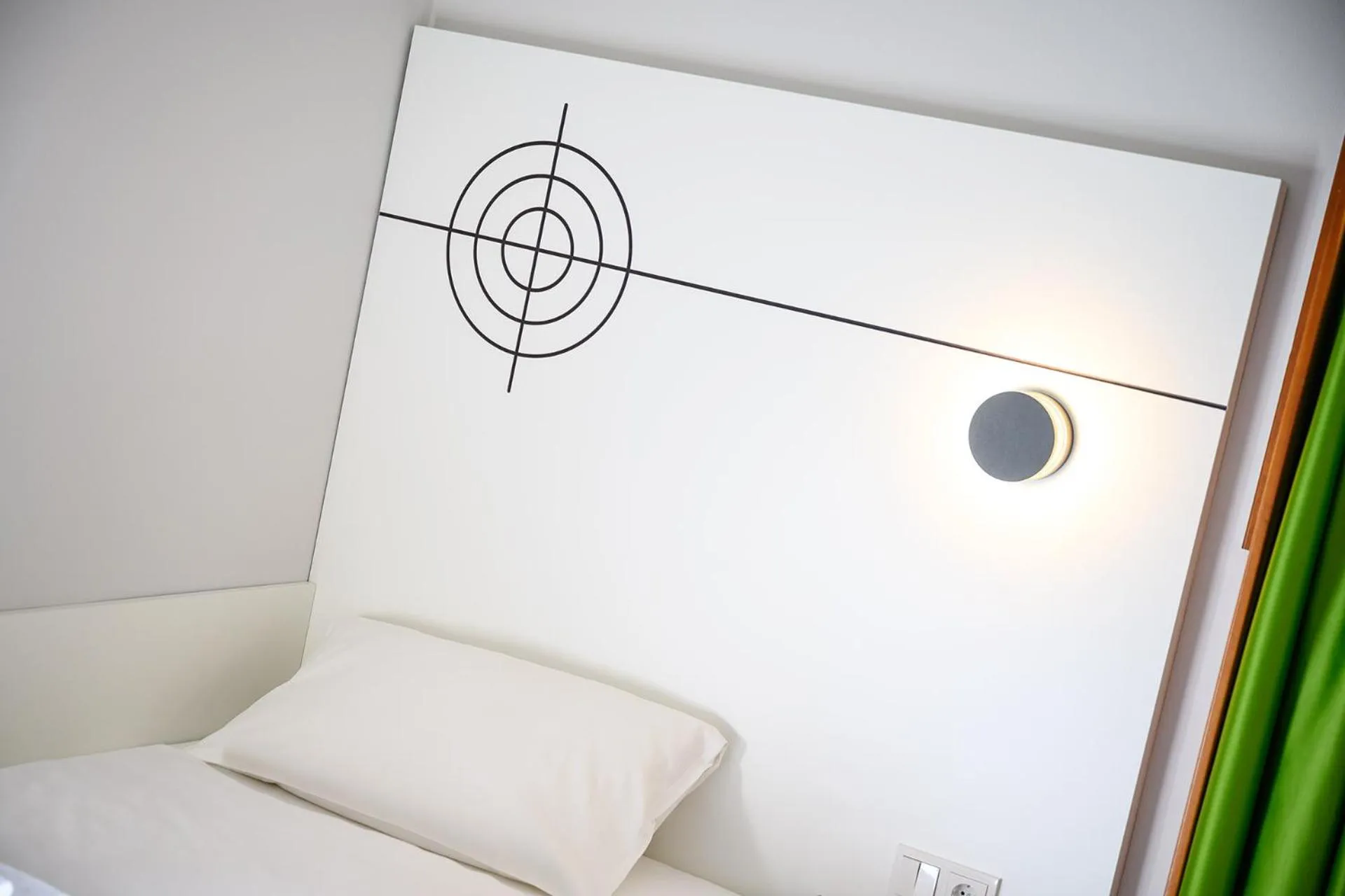 Bed in Hotel Olympia Schießanlage