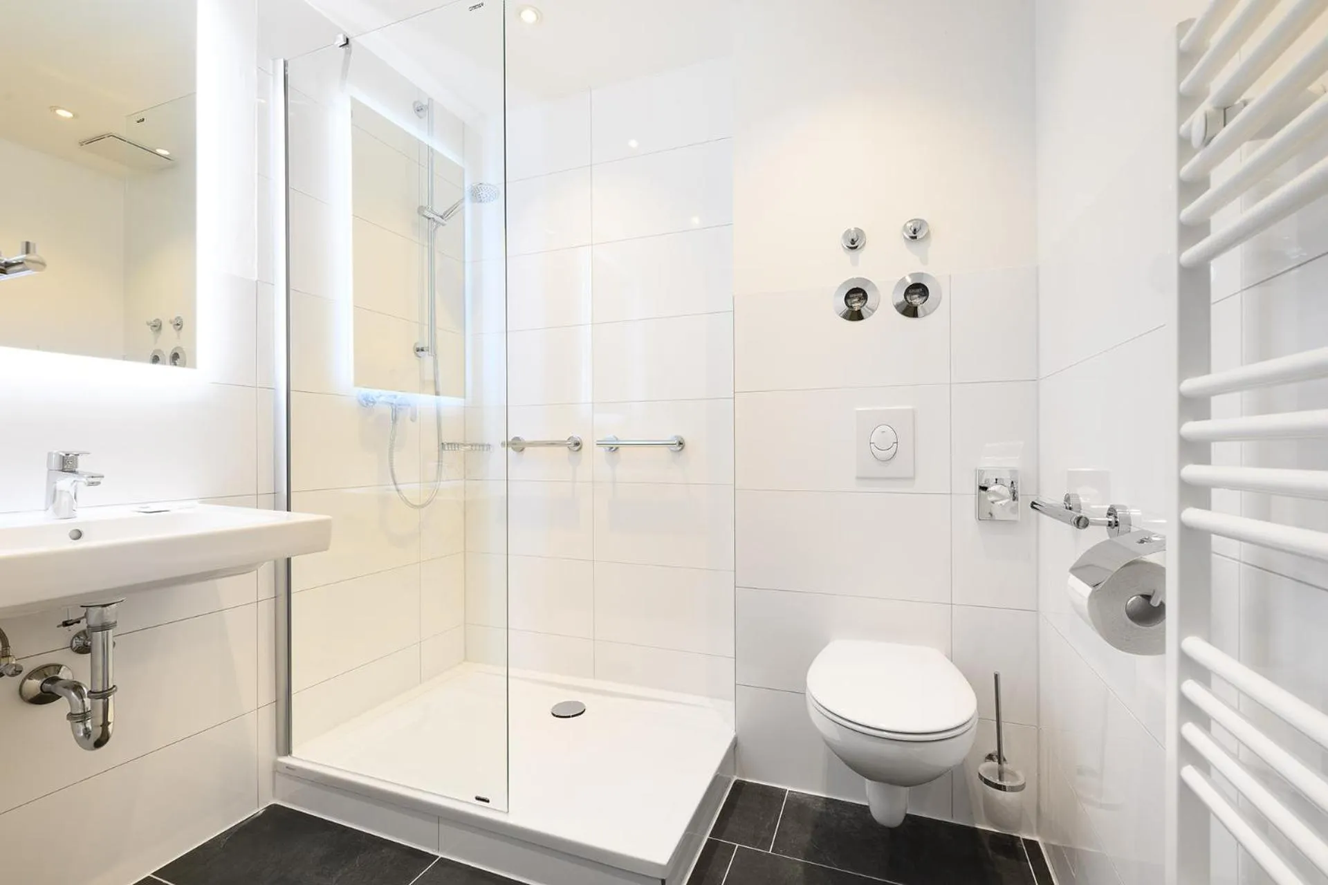 Bathroom in Hotel Olympia Schießanlage