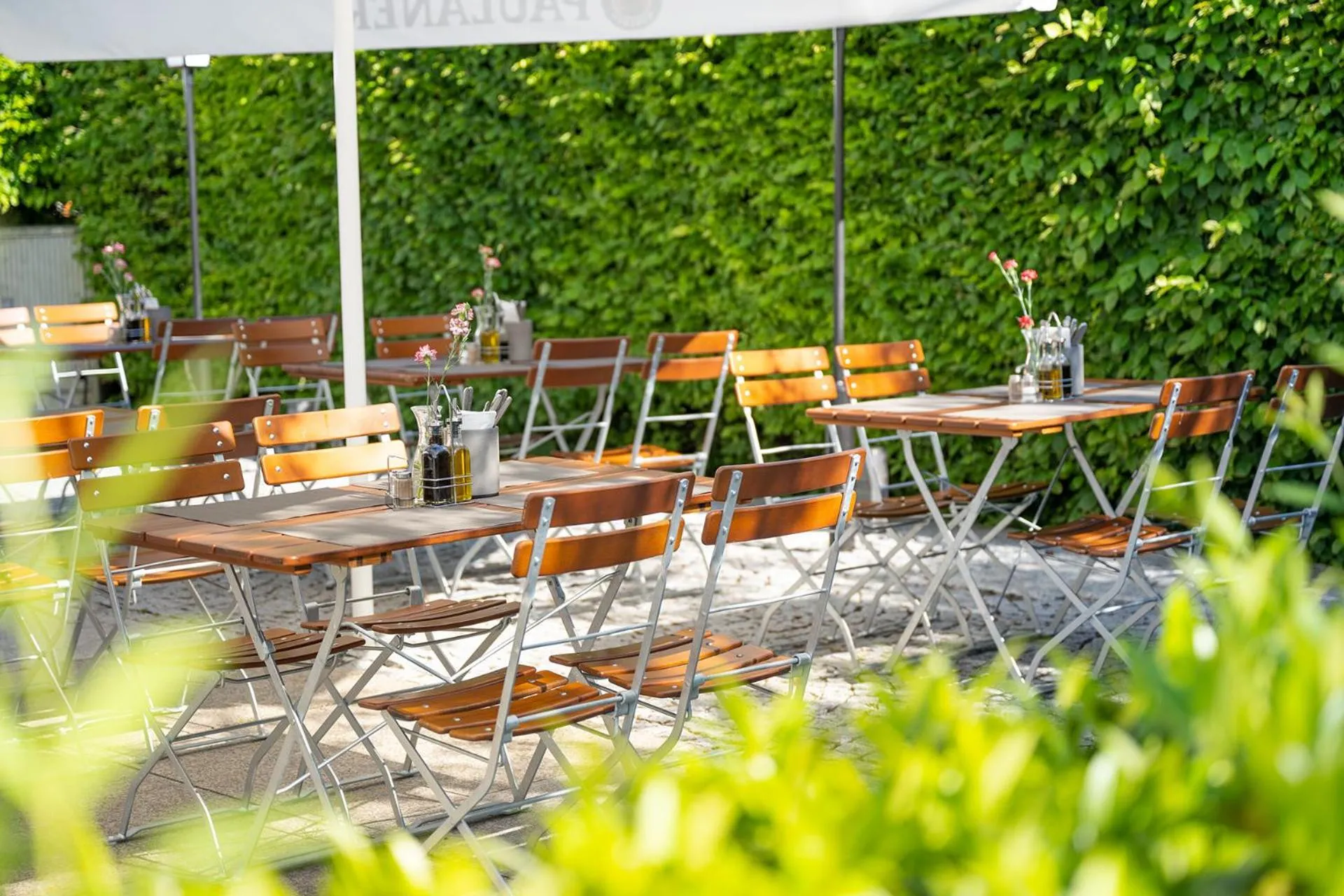 Patio in Hotel Olympia Schießanlage