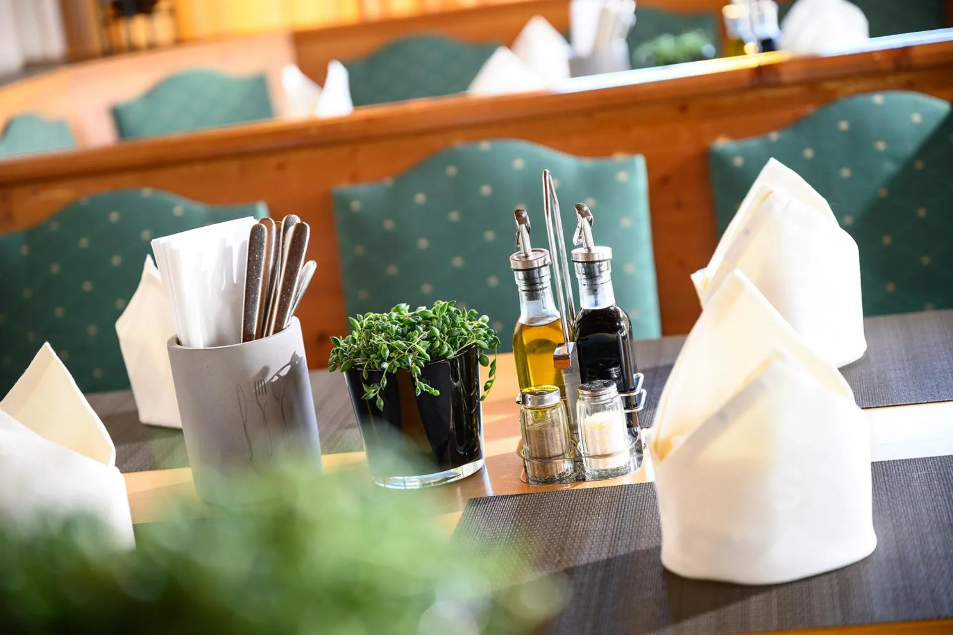 Restaurant/places to eat in Hotel Olympia Schießanlage