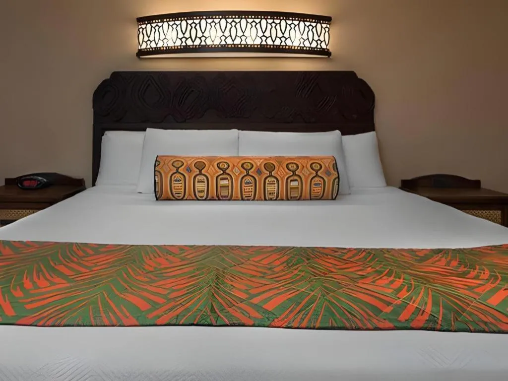 Bed in Disney's Caribbean Beach Resort