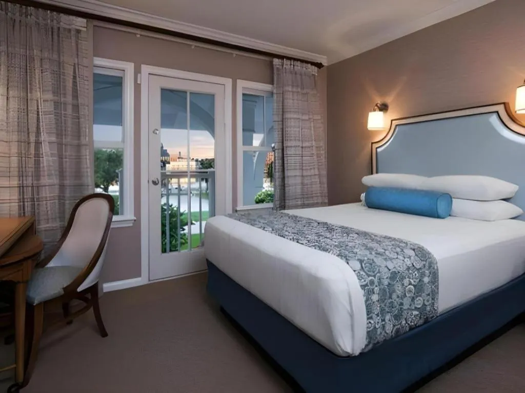 Bed in Disney's Beach Club Resort