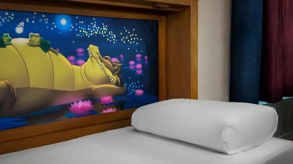 Bed in Disney's Port Orleans Resort - Riverside