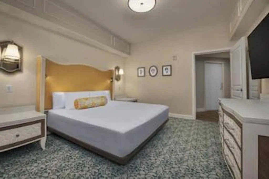 Bed in Disney's Boardwalk Inn