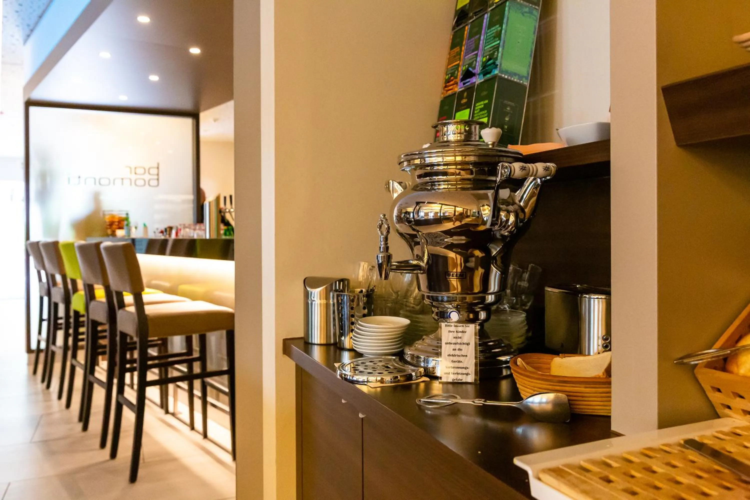 Restaurant/places to eat in hotel bomonti Nürnberg West