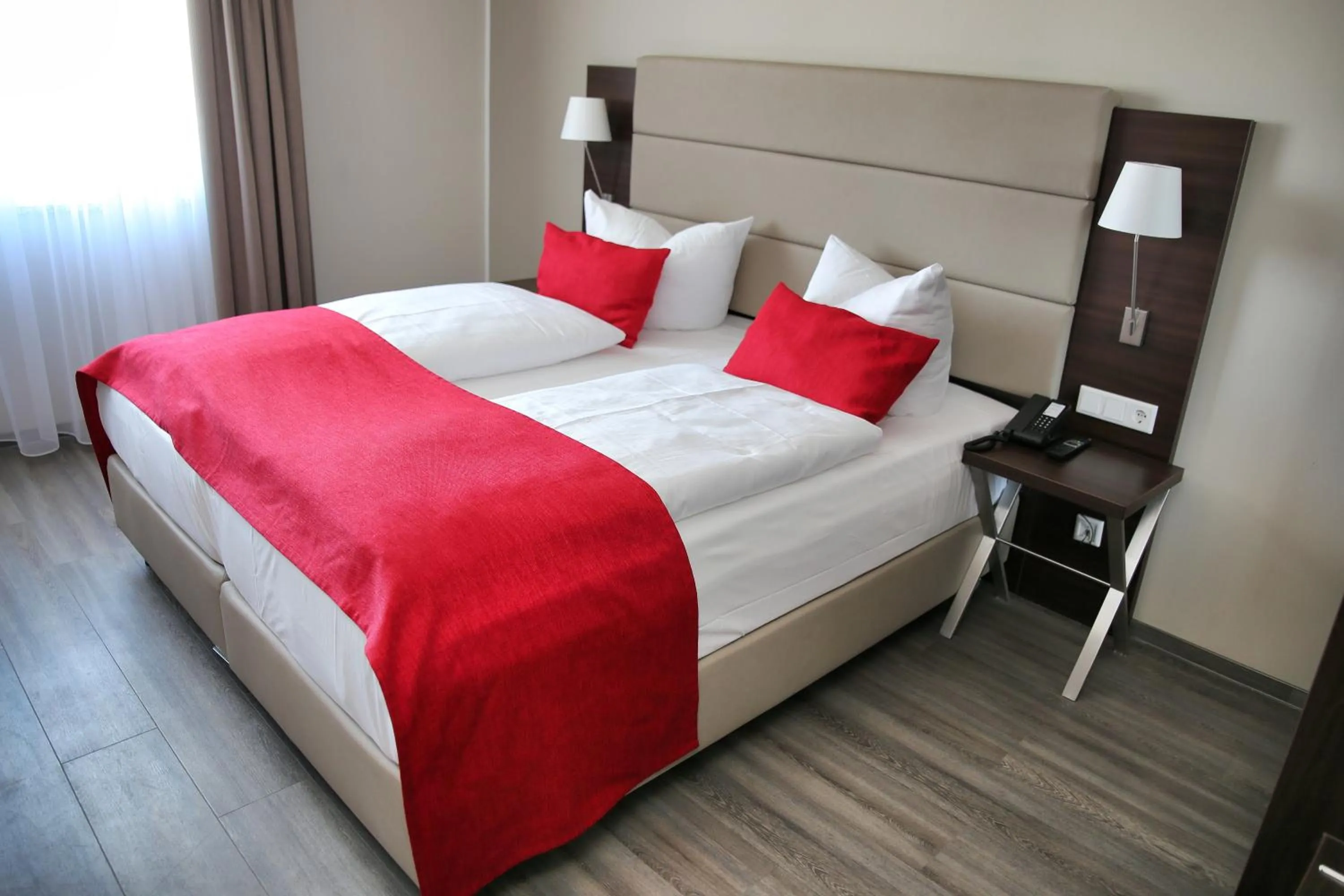 Bedroom, Bed in hotel bomonti Nürnberg West