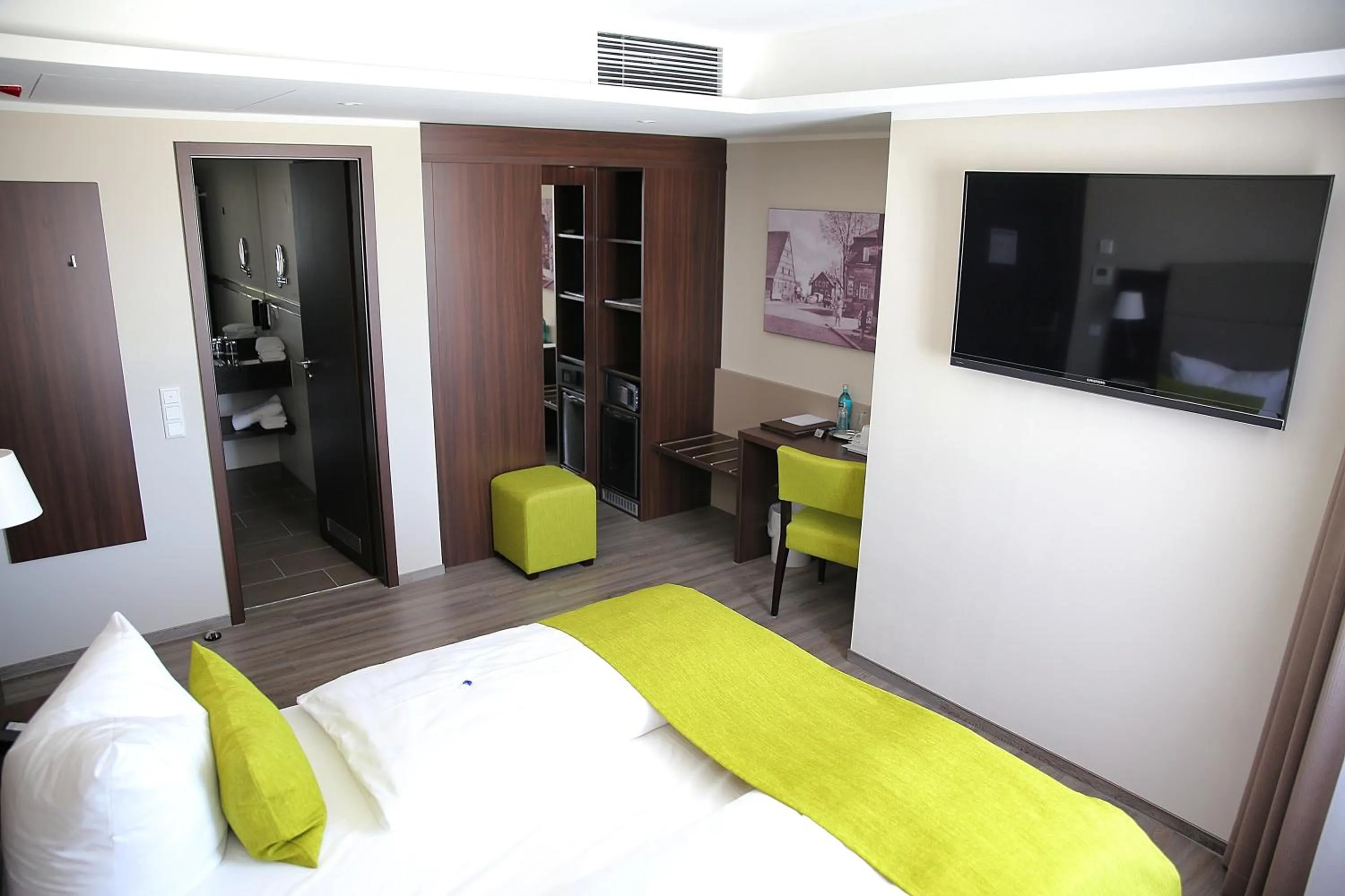 Bedroom, Bed in hotel bomonti Nürnberg West