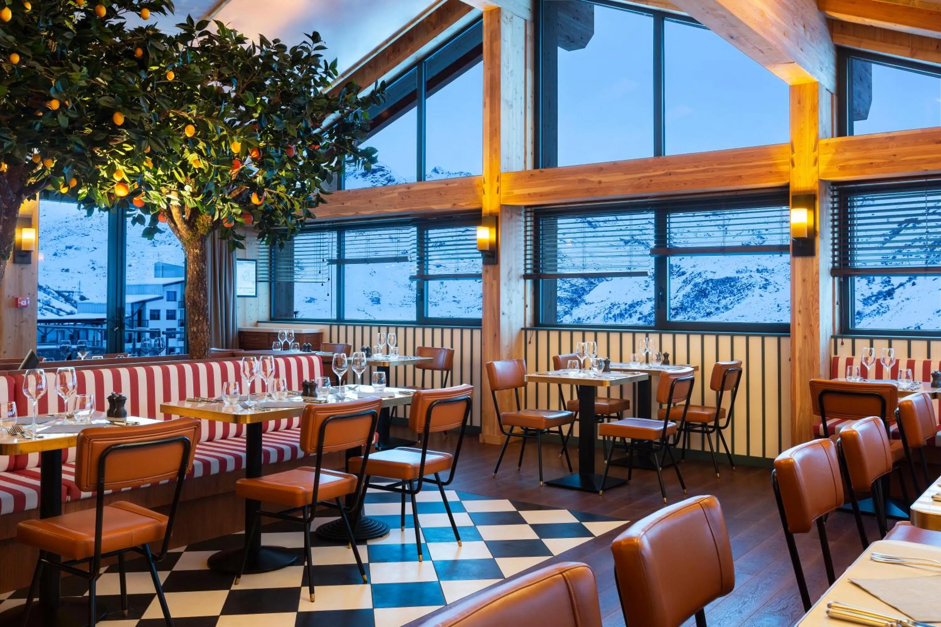 Restaurant/places to eat in Ours Blanc Hotel & Spa