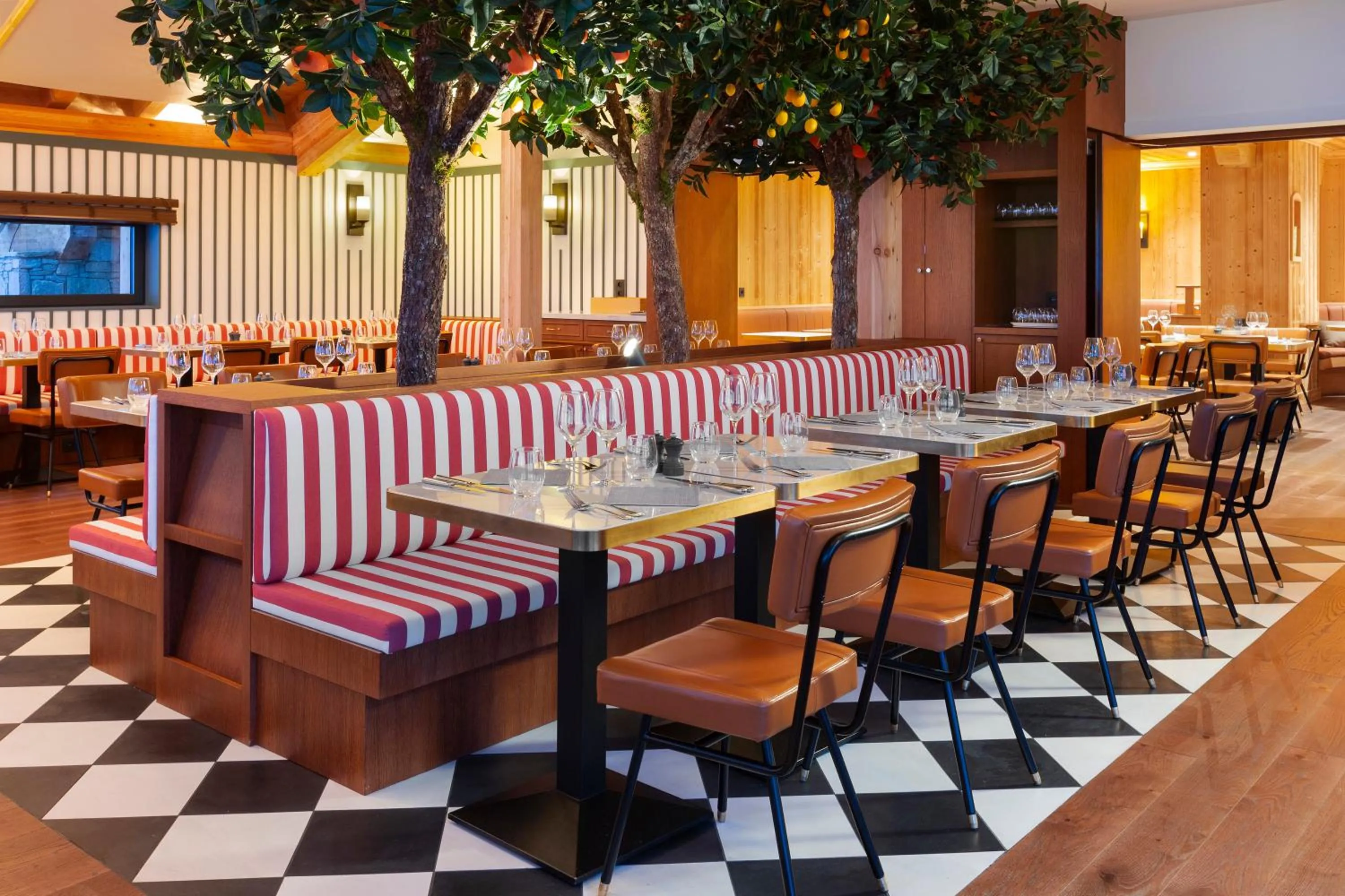 Restaurant/places to eat in Ours Blanc Hotel & Spa