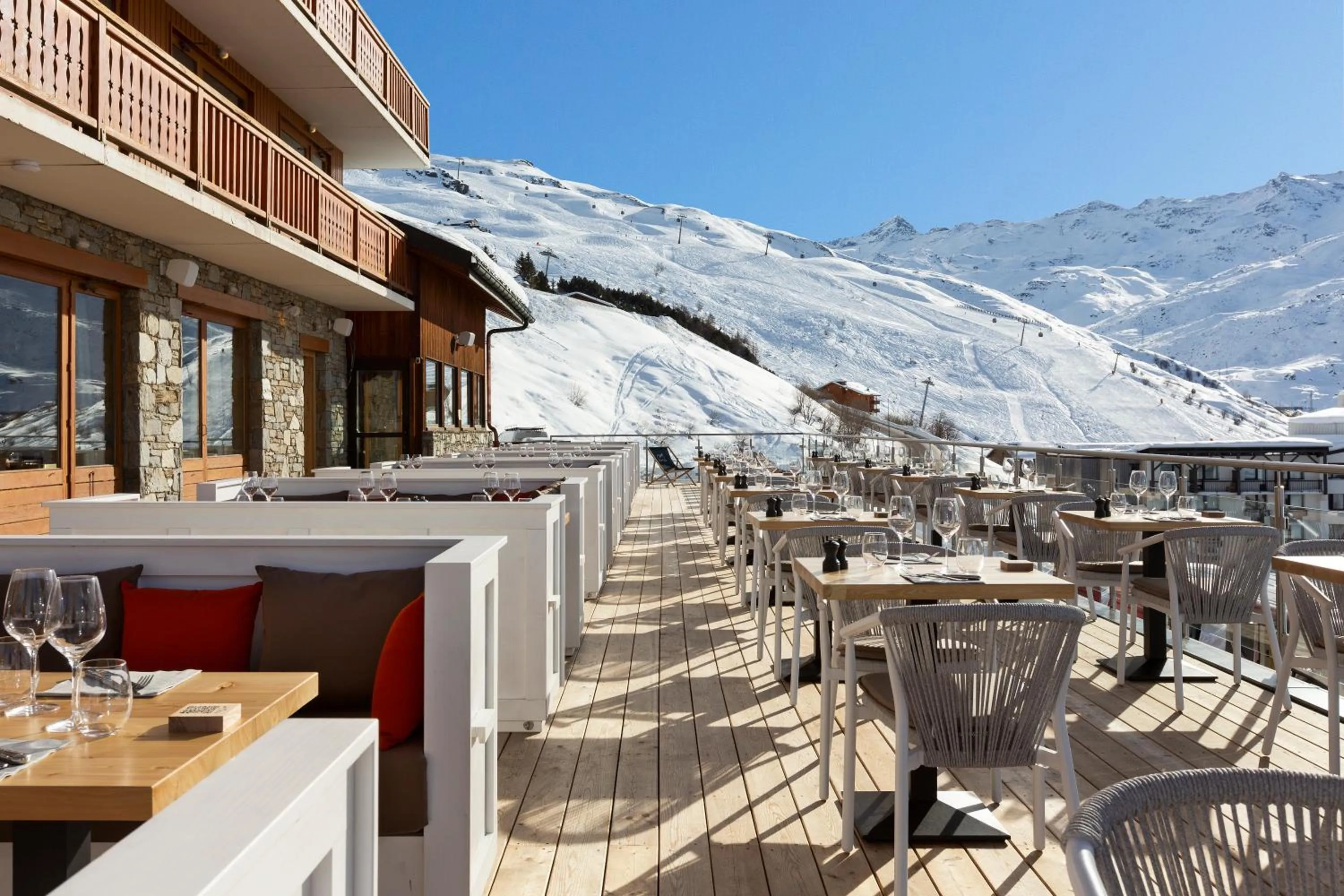 Patio in Ours Blanc Hotel & Spa
