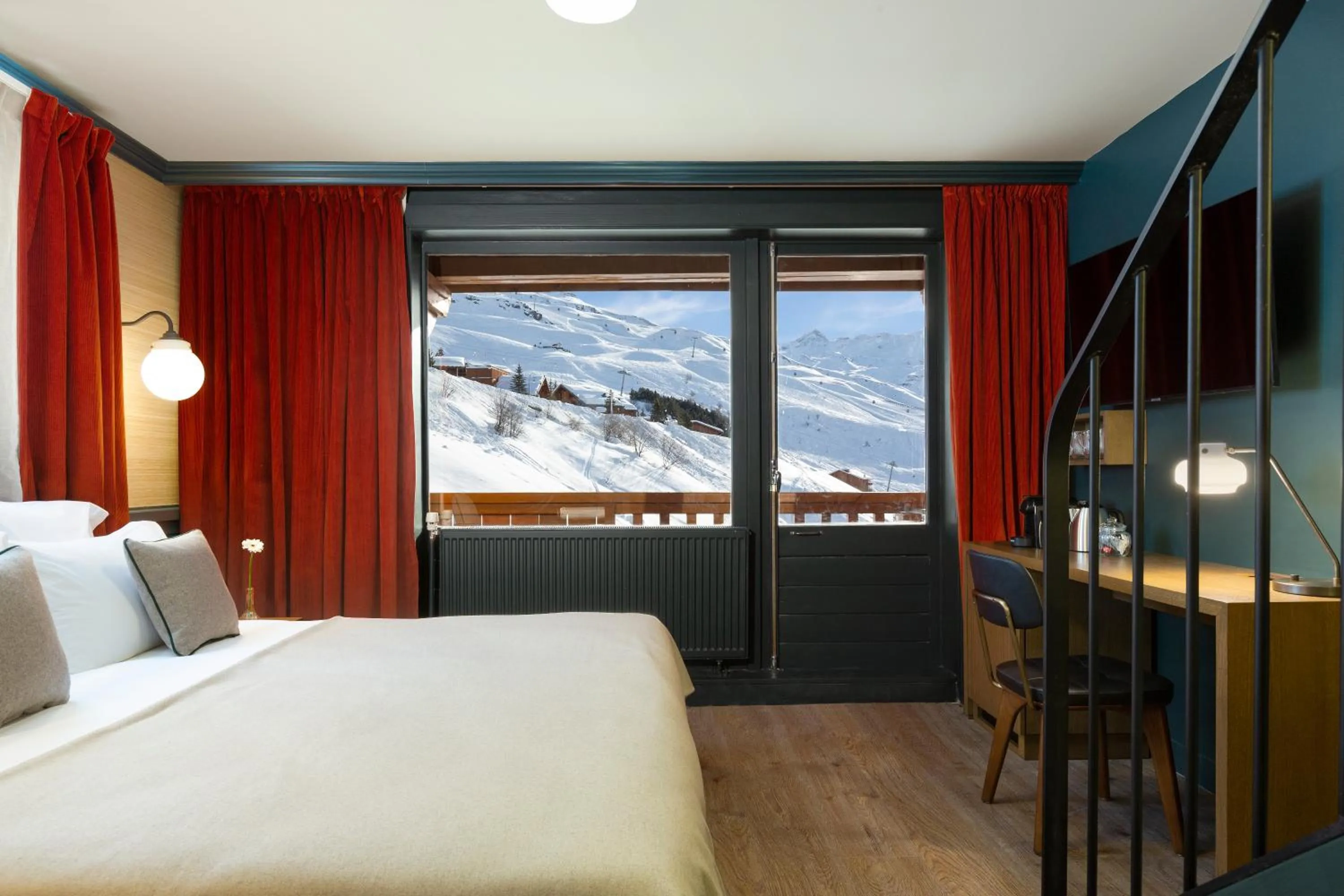 Photo of the whole room, Bed in Ours Blanc Hotel & Spa