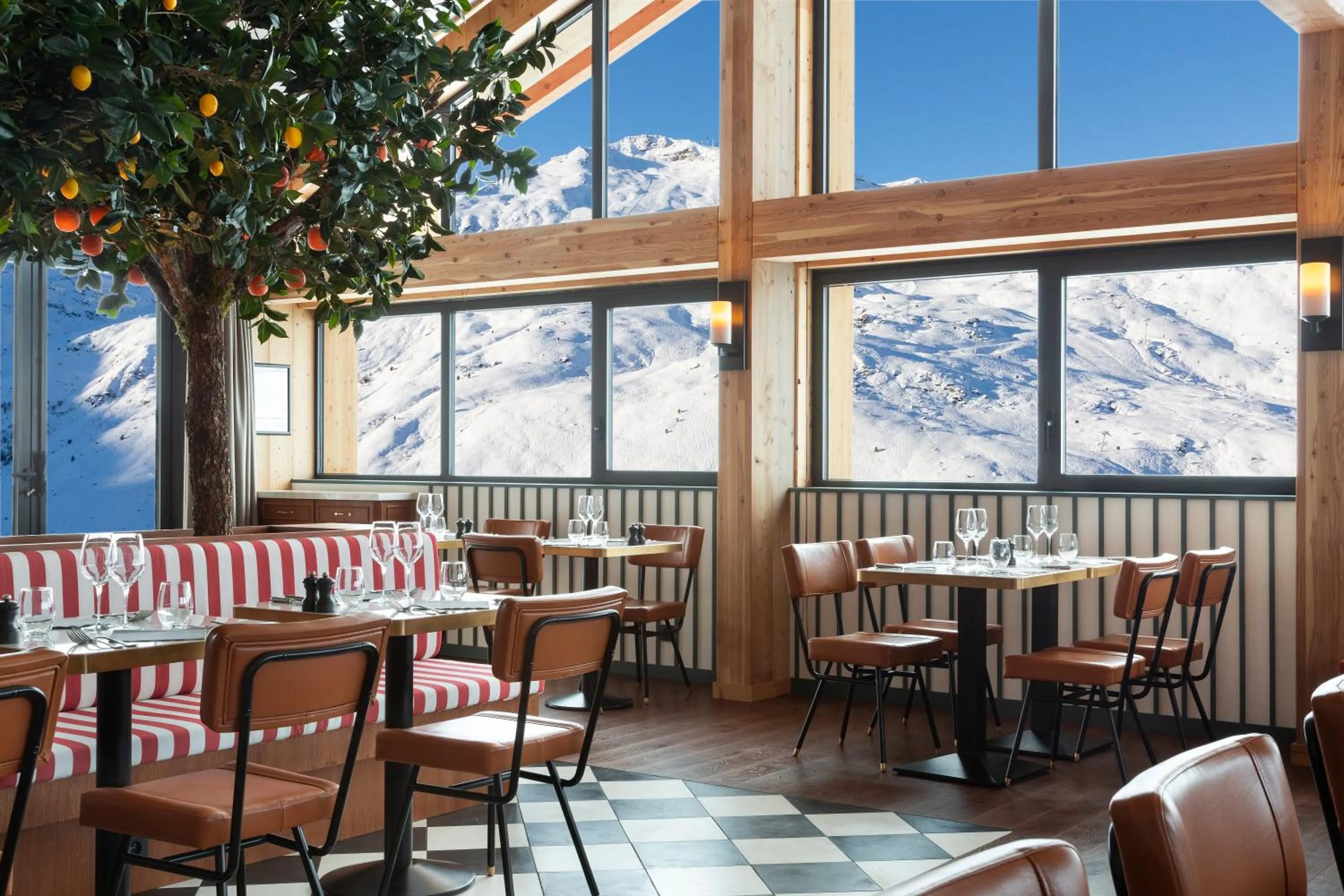 Restaurant/places to eat in Ours Blanc Hotel & Spa