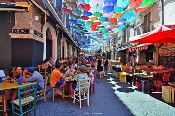 On-site shops in Casa Gisira