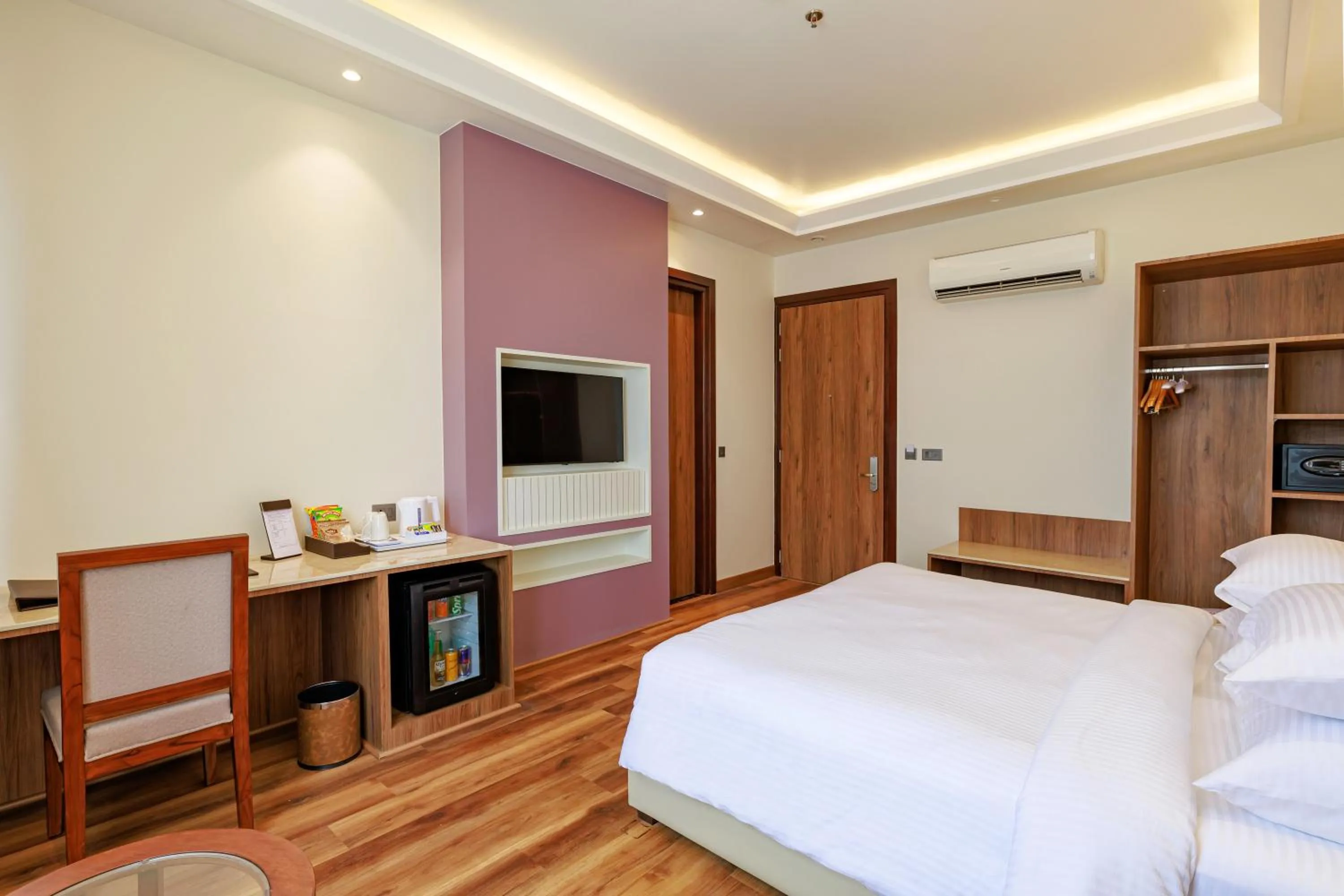 Bed in Regenta Place Jaipur Sirsi Road, Jaipur