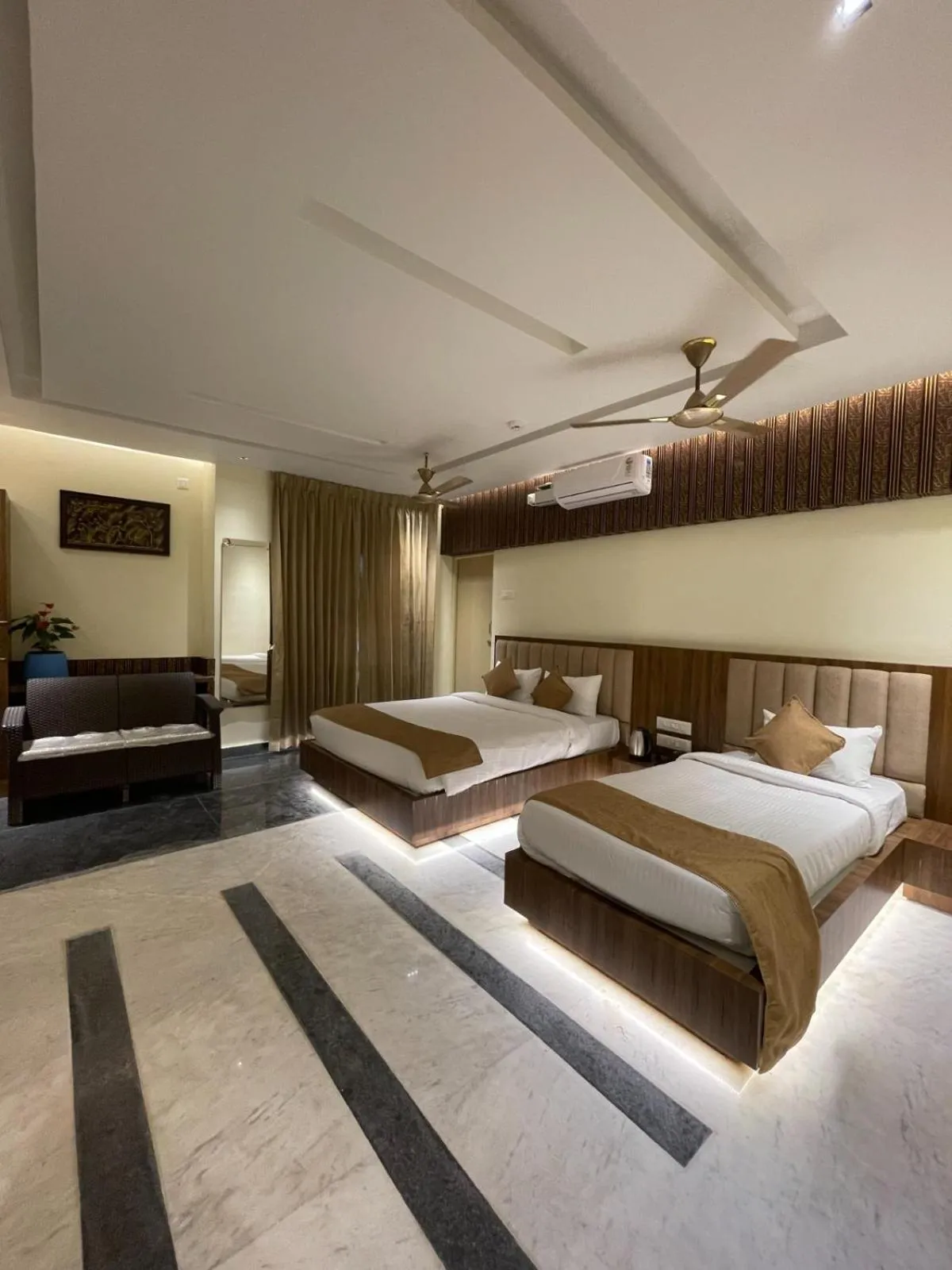 Bedroom, Bed in Suthanthira stay Inn