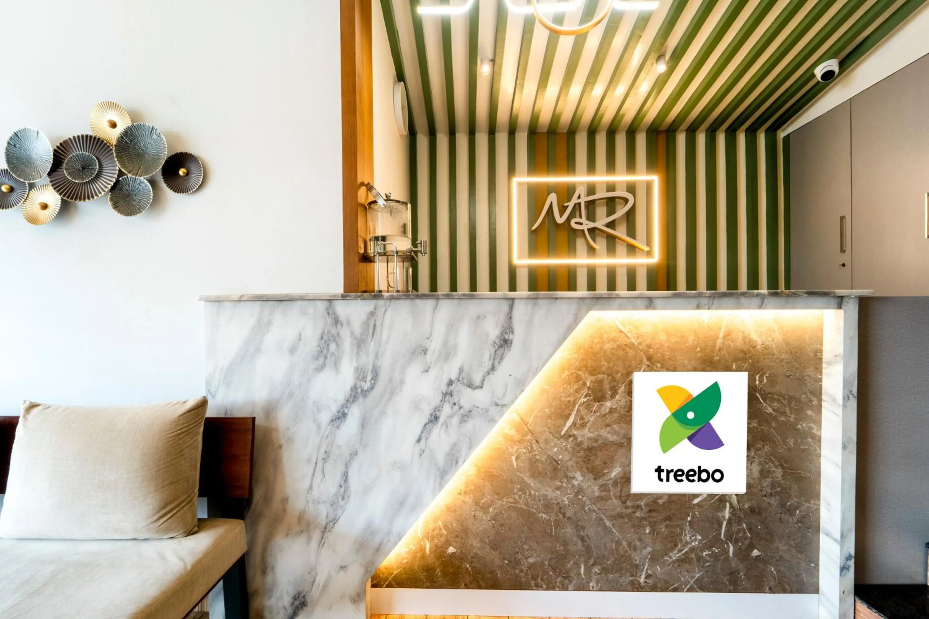 Lobby or reception in Treebo MR Motel, 10 Mins To Airport