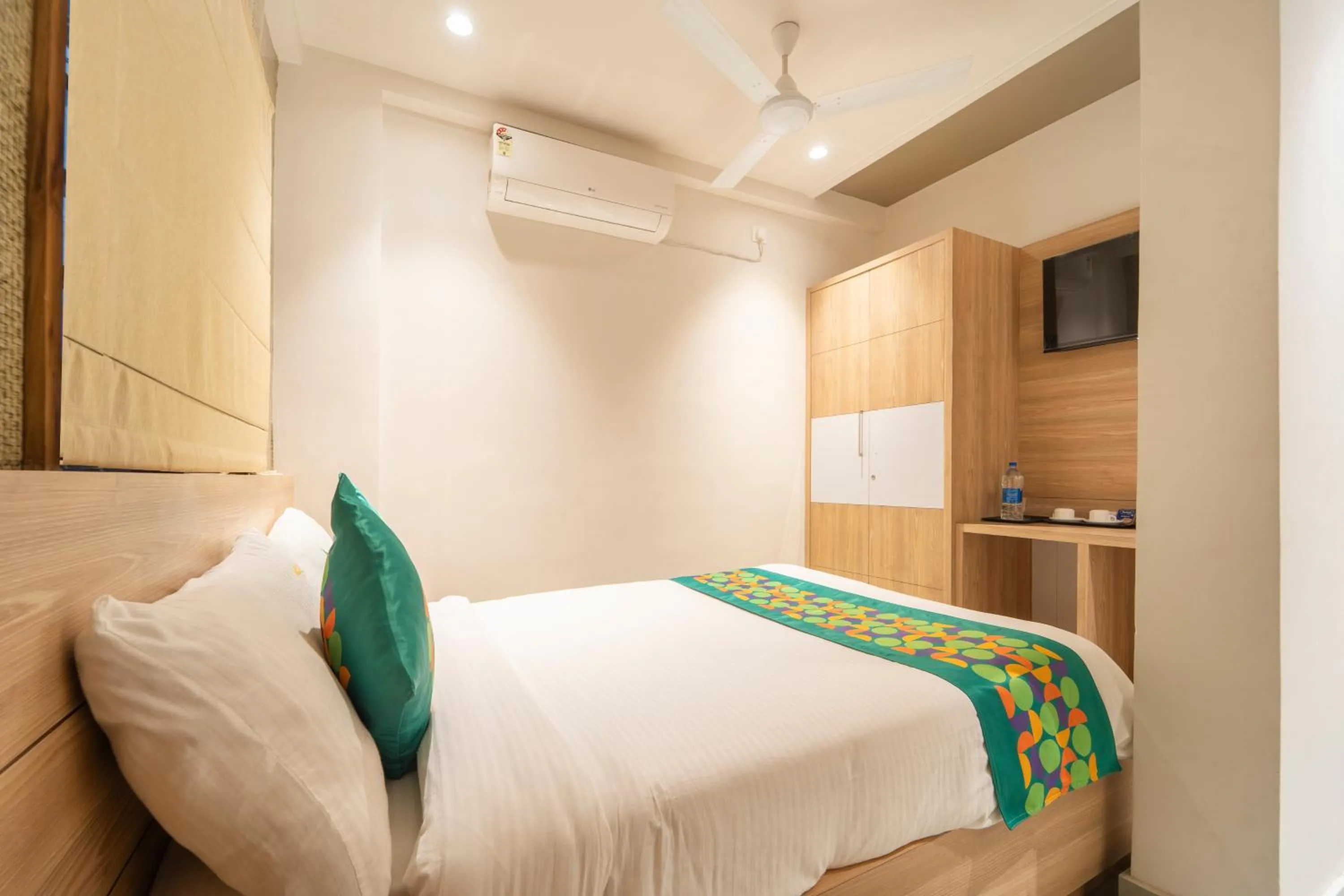 Bedroom, Bed in Treebo MR Motel, 10 Mins To Airport