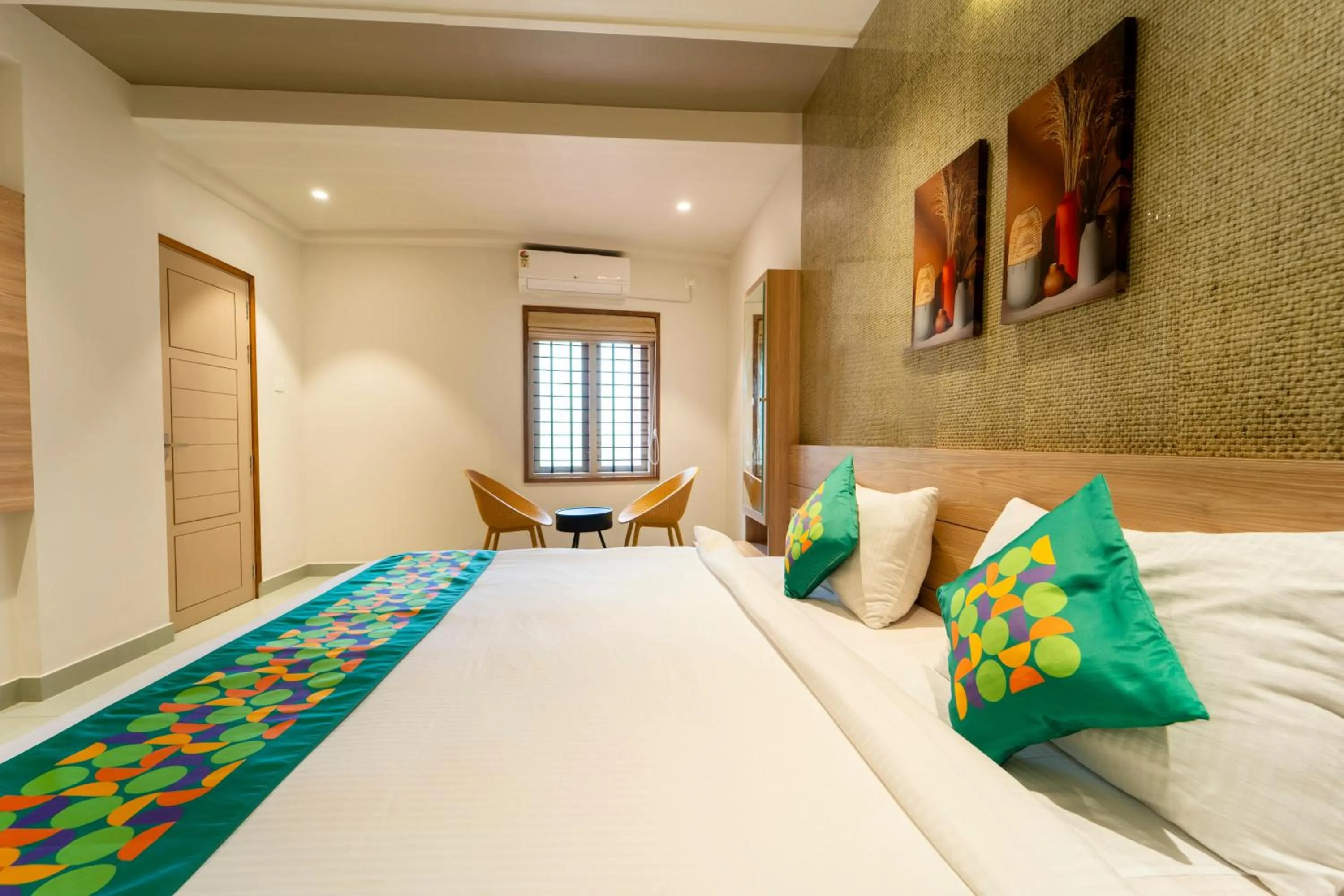 Bedroom, Bed in Treebo MR Motel, 10 Mins To Airport