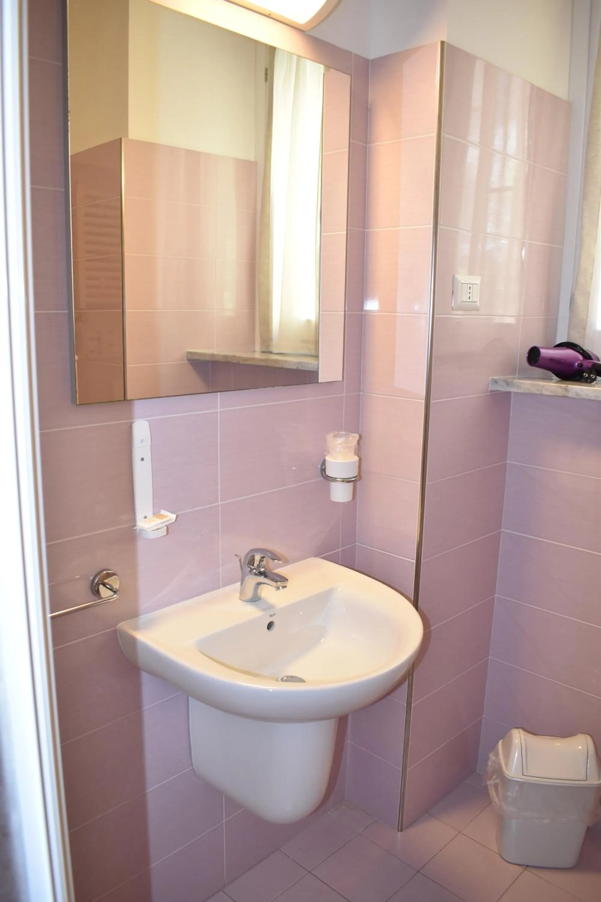 Bathroom in Pensione Piemonte Loreto