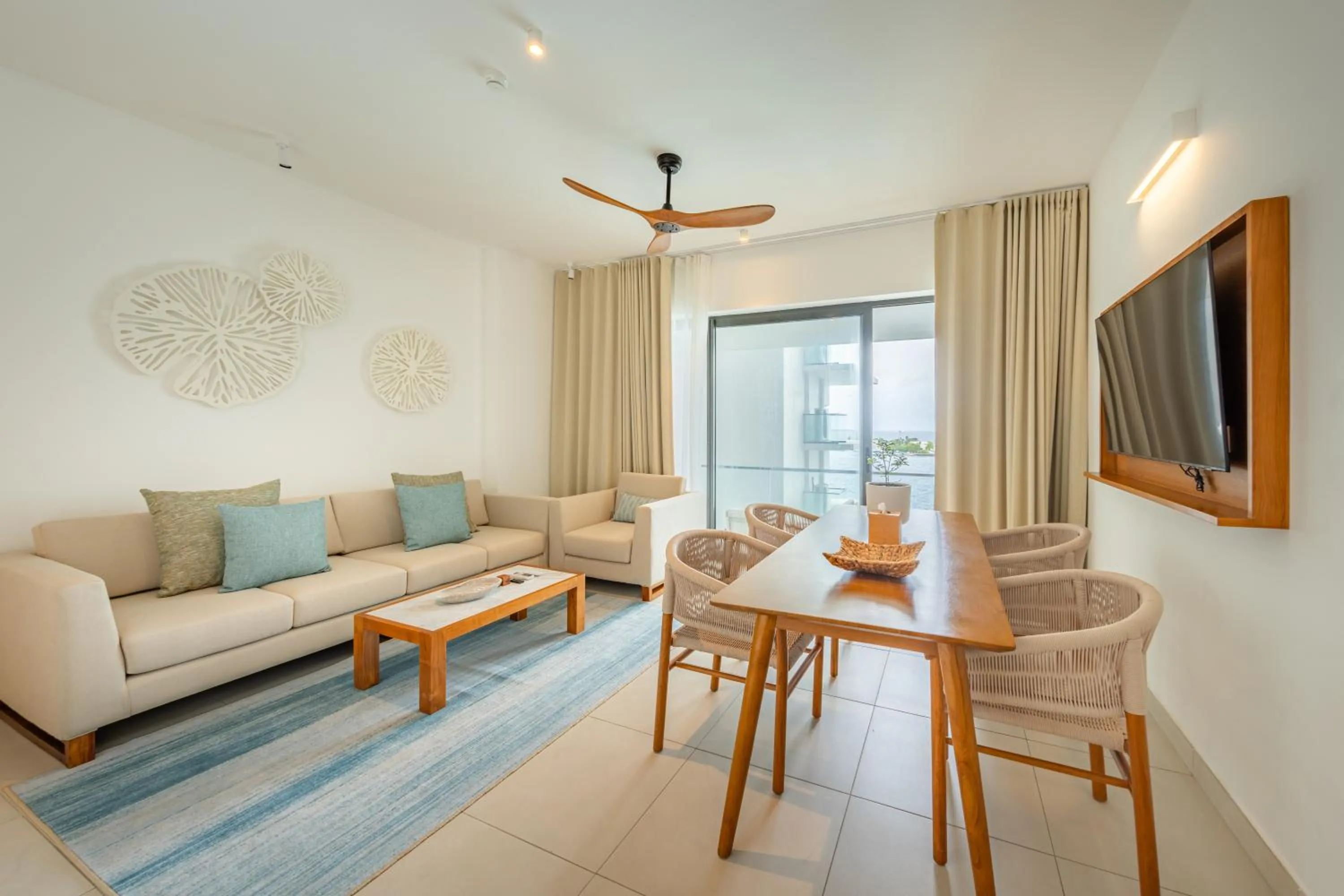 TV and multimedia in Barceló Nasandhura Male