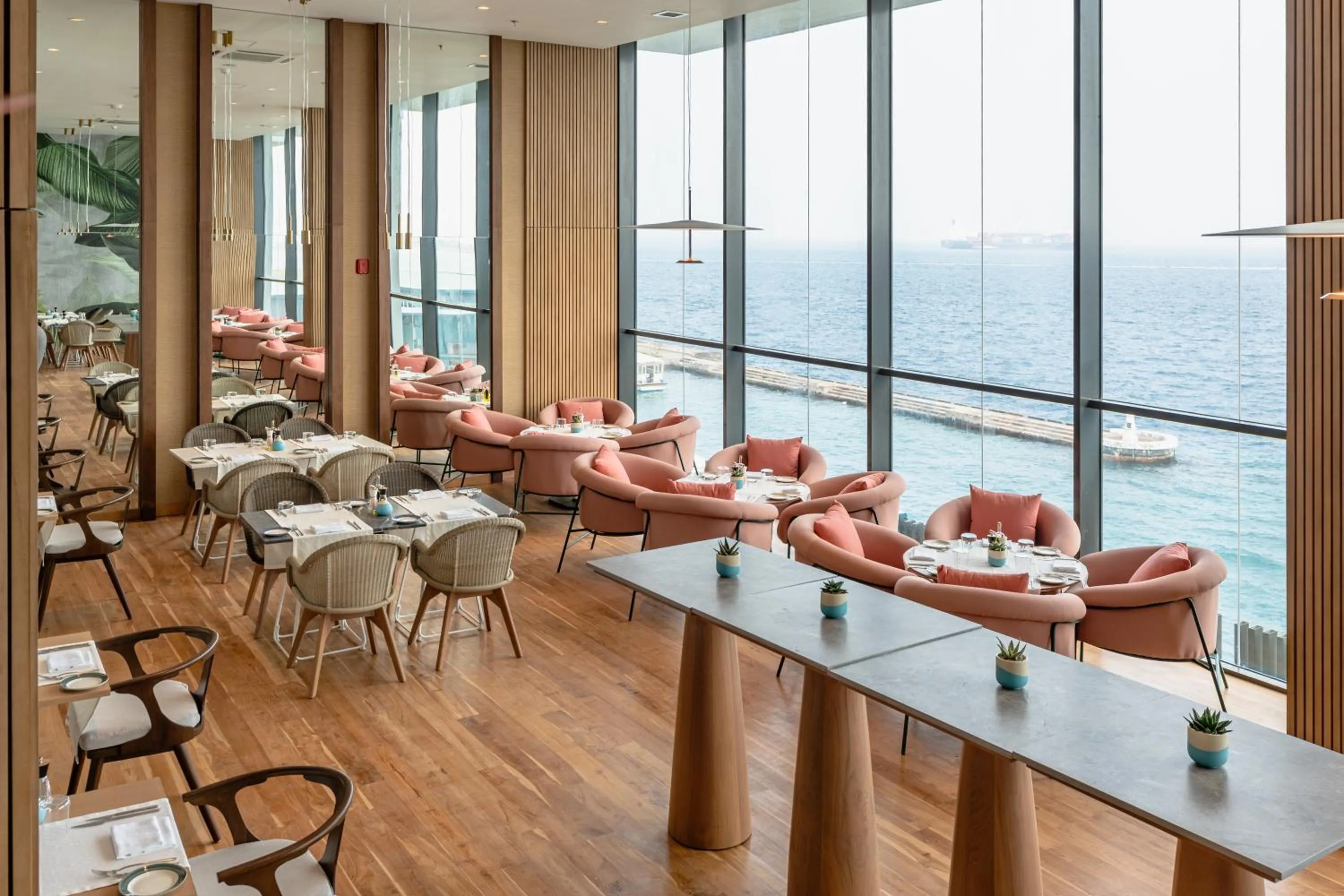 Restaurant/places to eat in Barceló Nasandhura Male