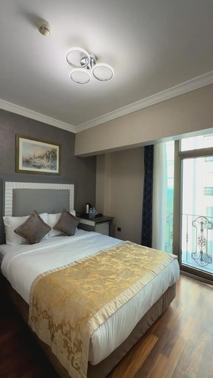 Bed in Taksim Stare Hotel