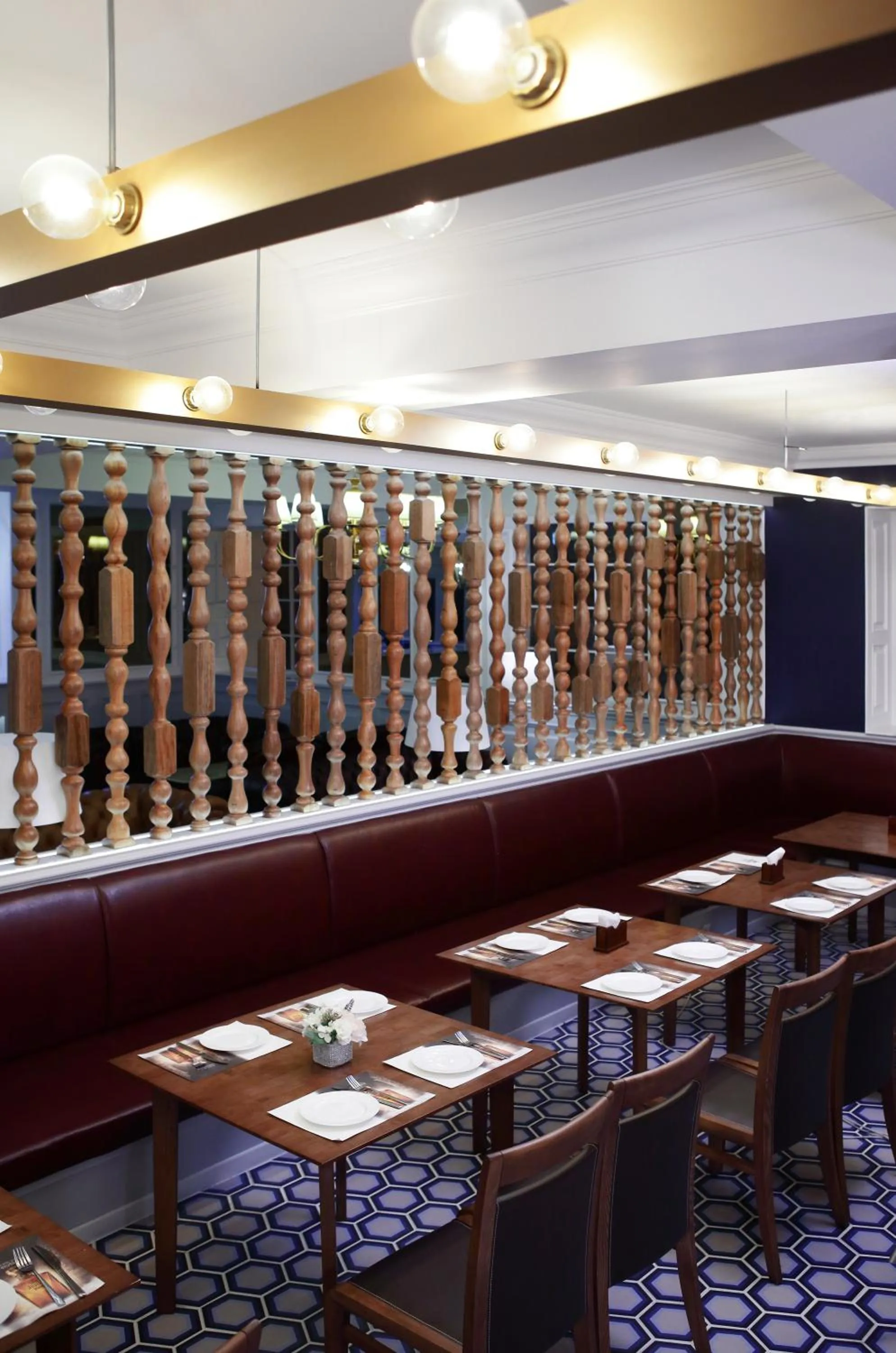 Restaurant/places to eat in Hillside Hotel