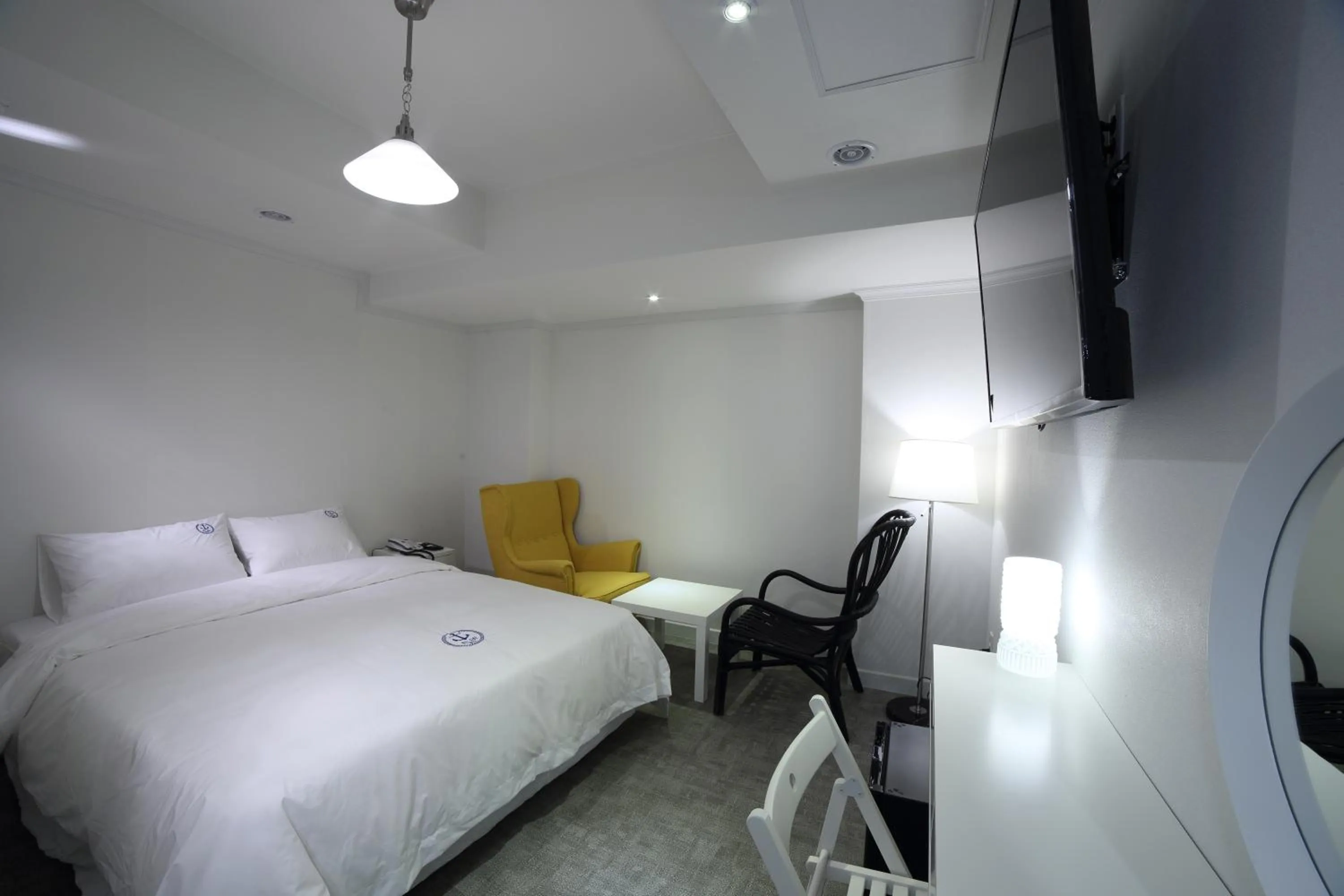 Photo of the whole room, Bed in Hillside Hotel